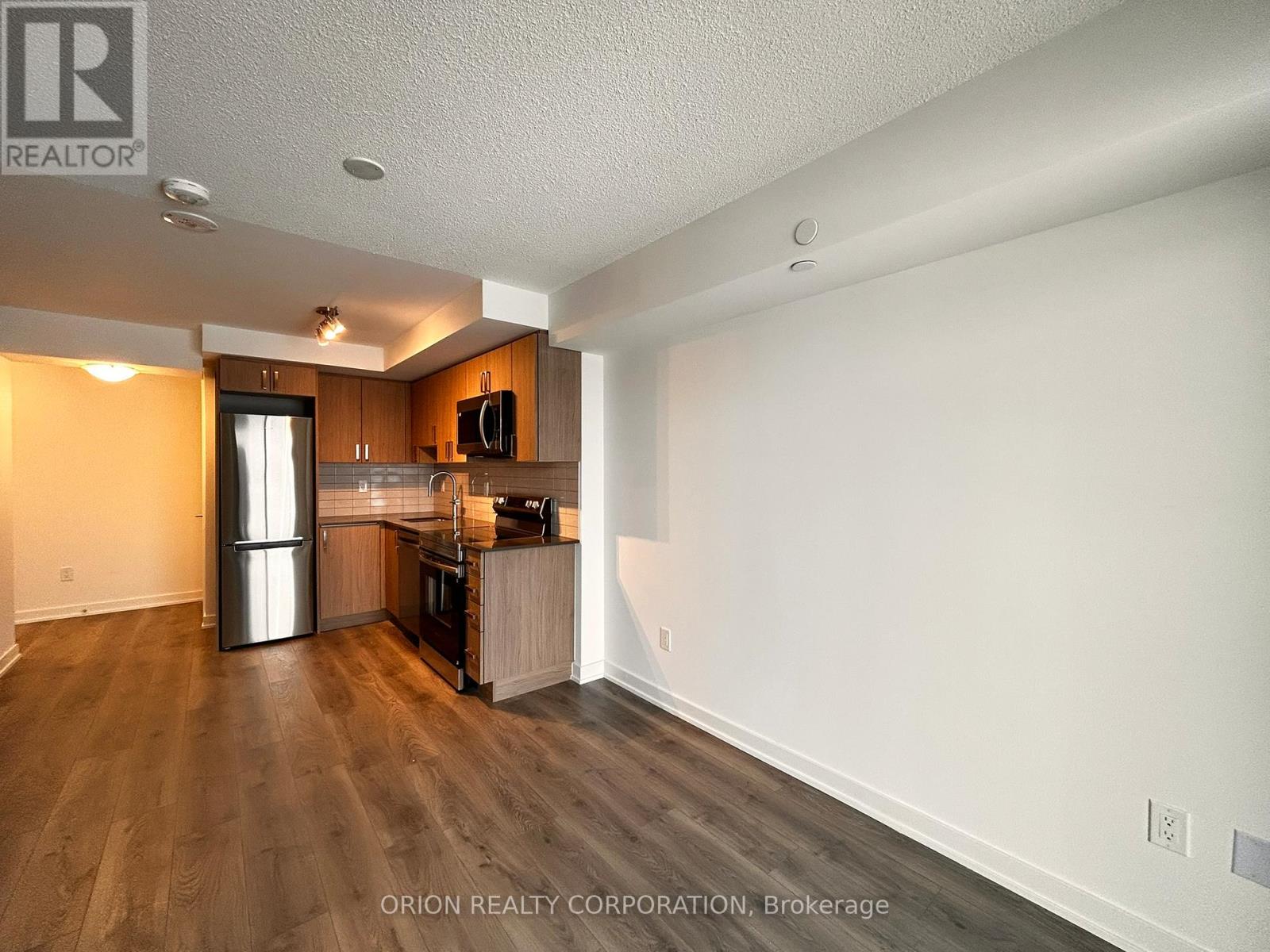 1301 - 1010 Sandy Beach Road, Pickering, Ontario  L1W 0C7 - Photo 9 - E12833406