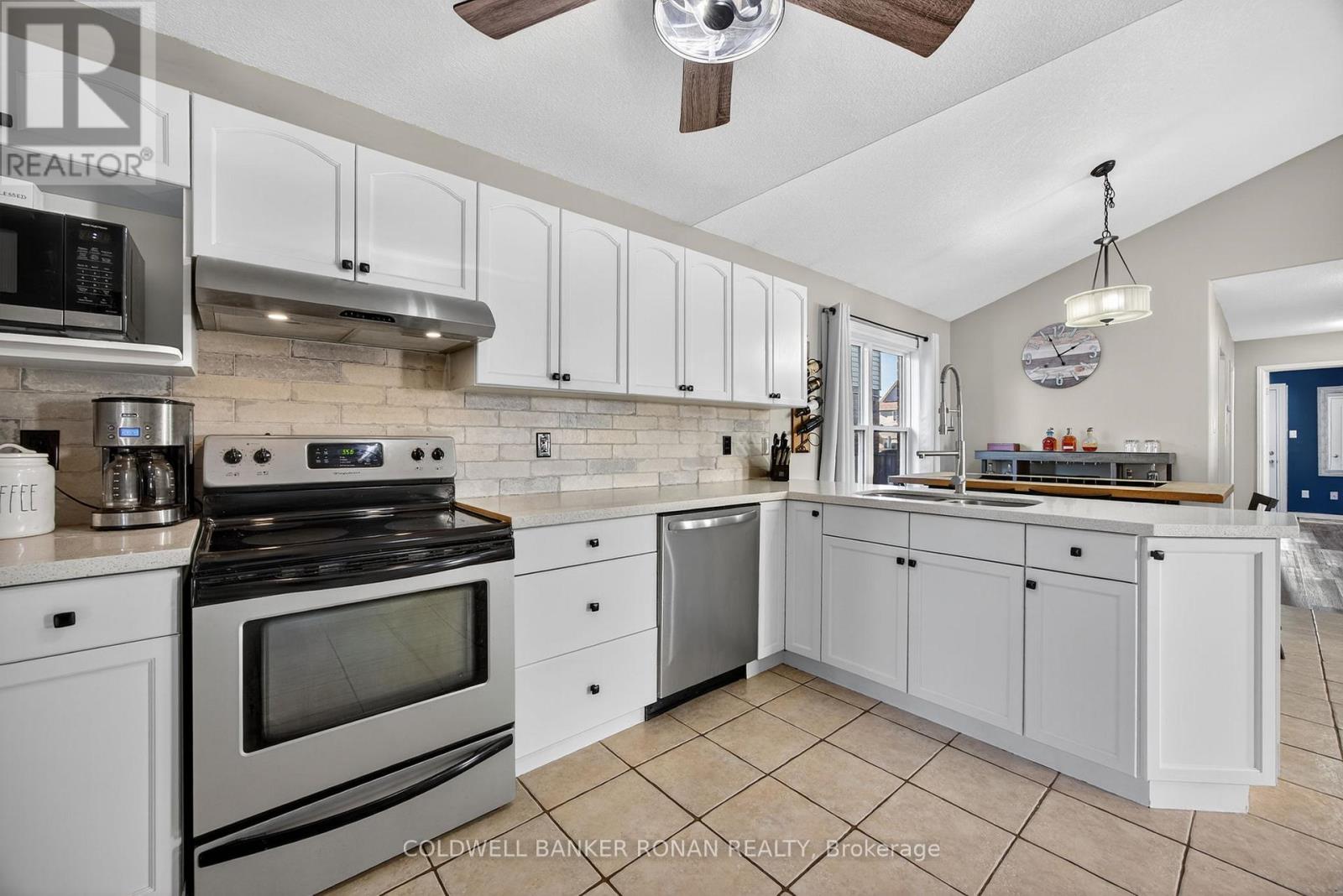 60 Wallace Street, New Tecumseth (Alliston), Ontario  L9R 2G6 - Photo 9 - N12834914