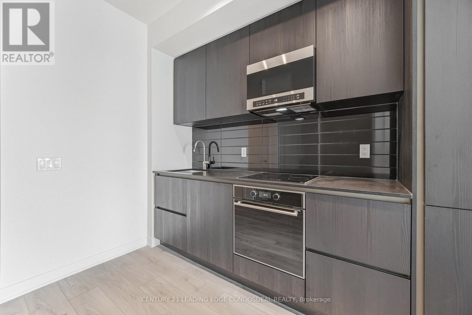 2411 - 110 Broadway Avenue, Toronto, Ontario  M4P 1V7 - Photo 18 - C12835692