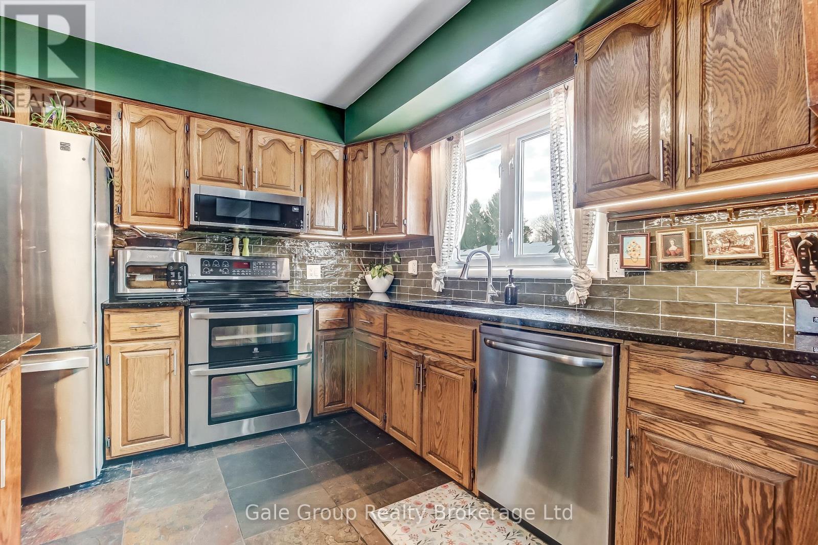 788 Gladstone Drive, Woodstock, Ontario  N4S 5T2 - Photo 8 - X12835748