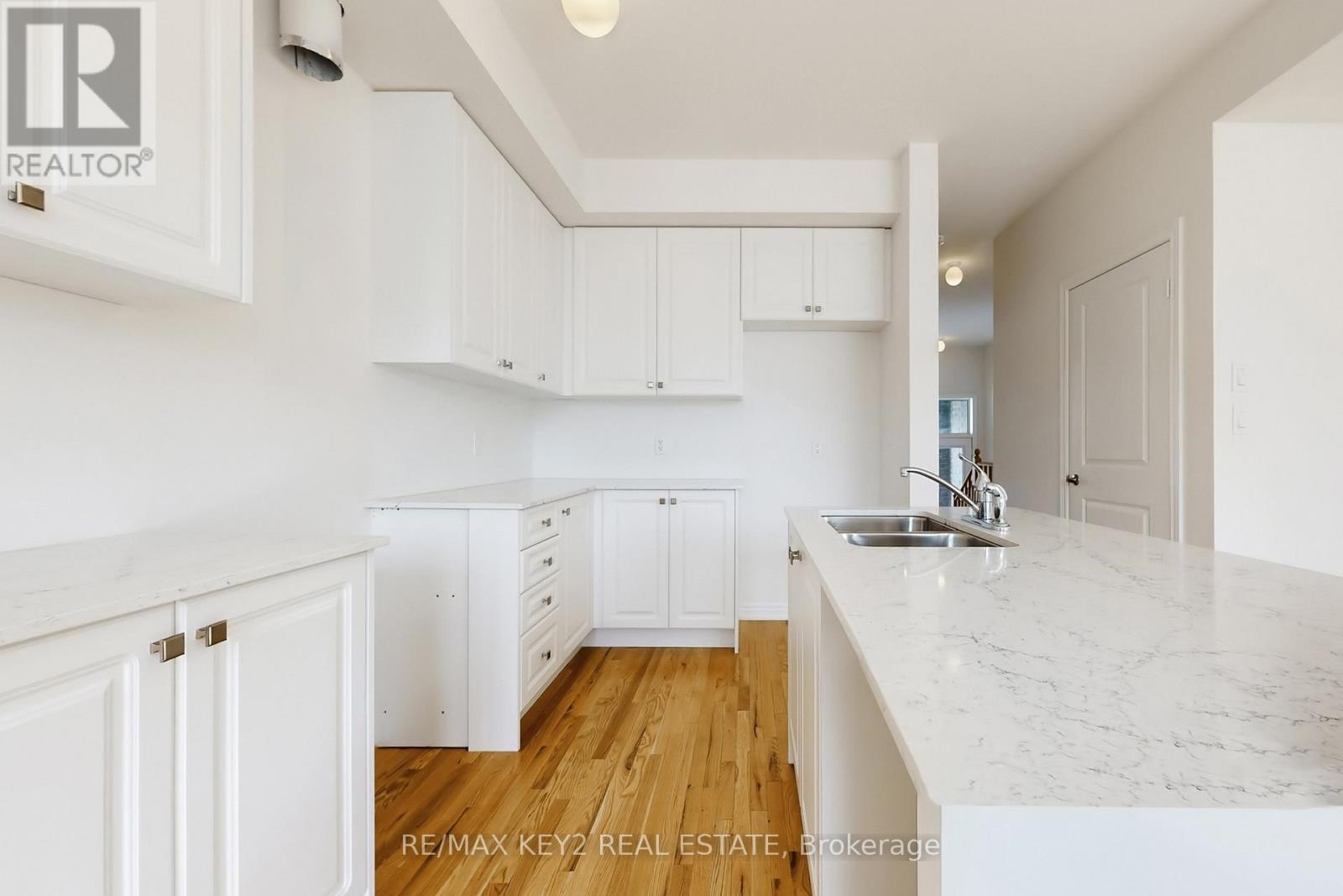 2949 Starlight Drive, Pickering, Ontario  L1X 0G8 - Photo 11 - E12835716