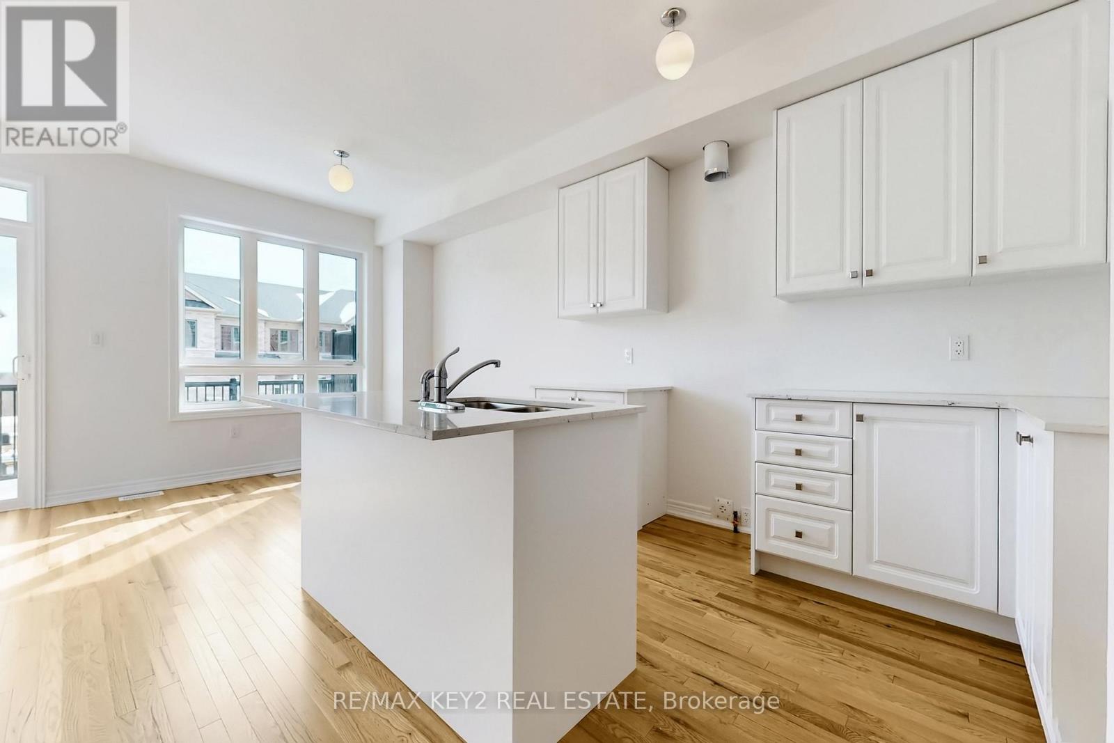 2949 Starlight Drive, Pickering, Ontario  L1X 0G8 - Photo 4 - E12835716