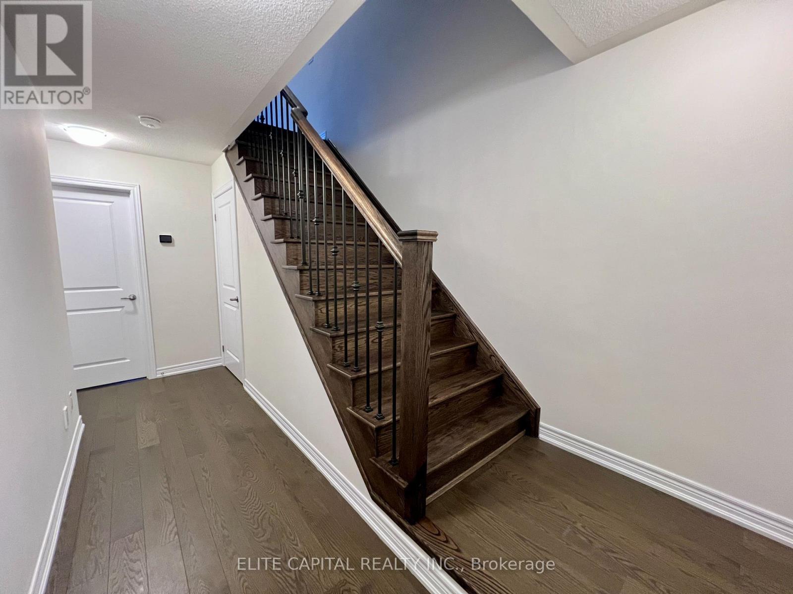 95 Elkington Crescent, Whitby, Ontario  L1P 0L7 - Photo 3 - E12835788