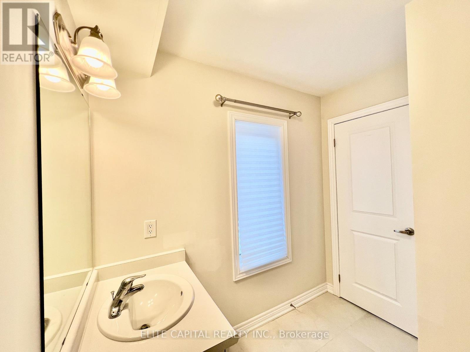 95 Elkington Crescent, Whitby, Ontario  L1P 0L7 - Photo 7 - E12835788