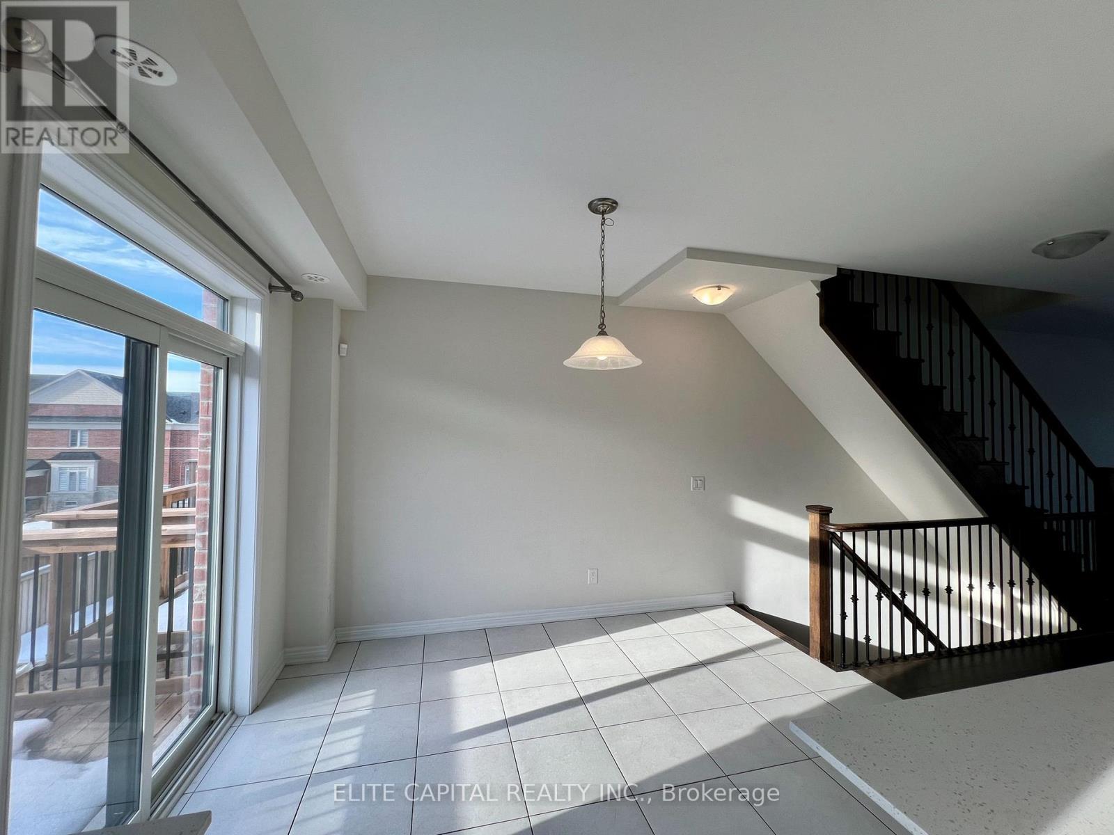 95 Elkington Crescent, Whitby, Ontario  L1P 0L7 - Photo 8 - E12835788