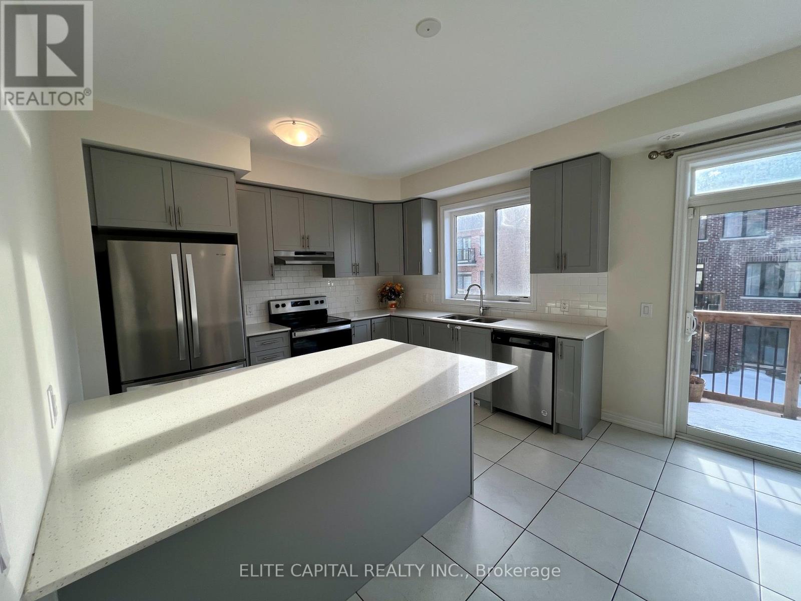 95 Elkington Crescent, Whitby, Ontario  L1P 0L7 - Photo 9 - E12835788