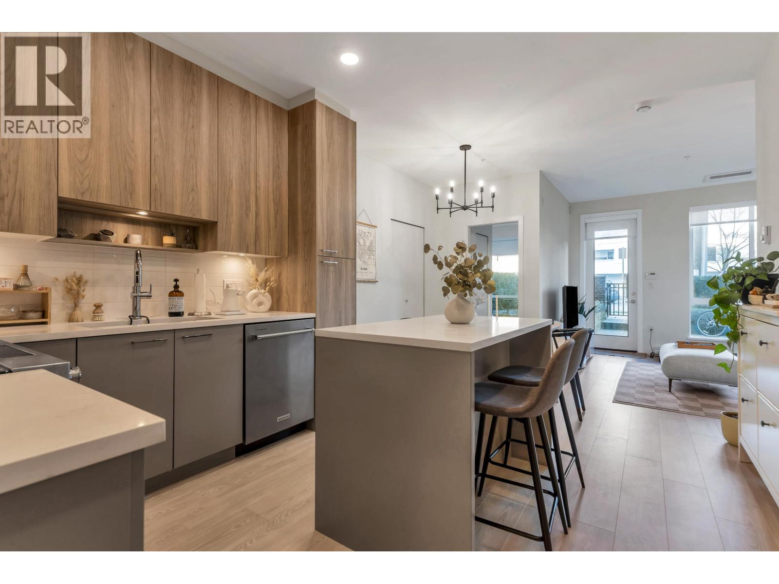 106 7599 15th Street, Burnaby, British Columbia V3N 0H9 - Photo 9 - R3091229