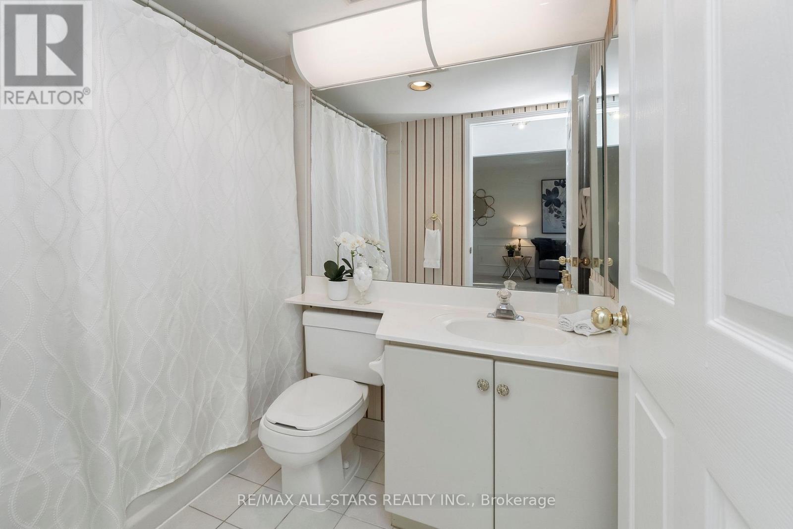 701 - 610 Bullock Drive, Markham, Ontario  L3R 0G1 - Photo 30 - N12835542