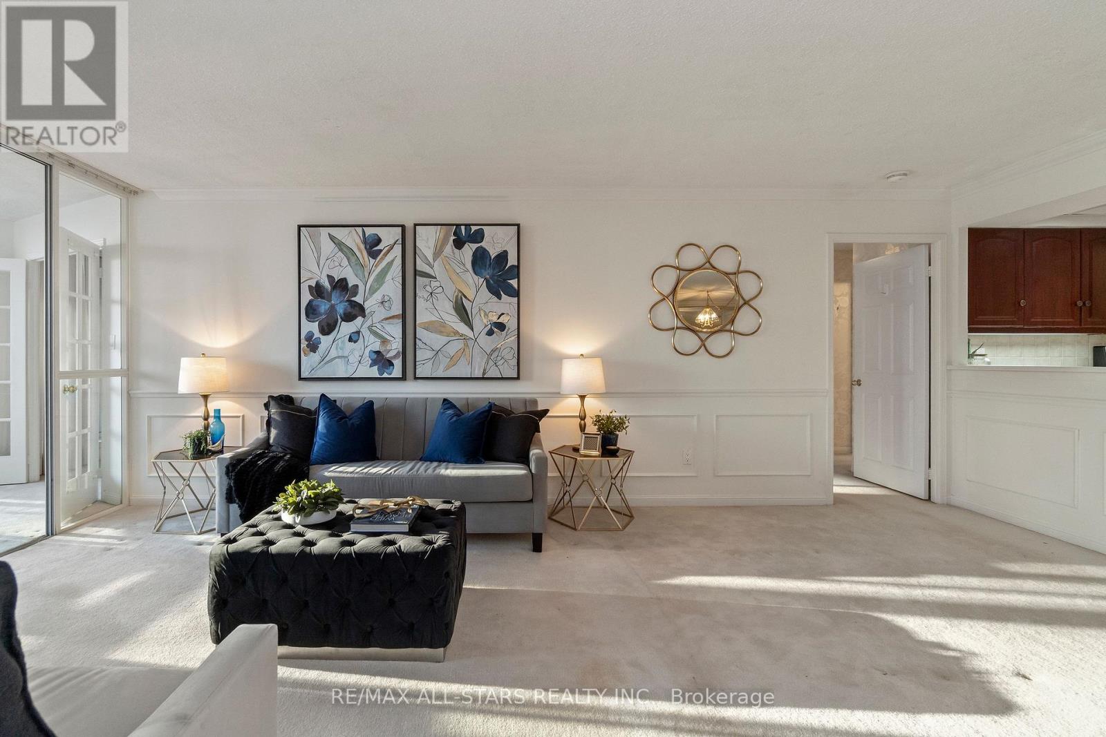 701 - 610 Bullock Drive, Markham, Ontario  L3R 0G1 - Photo 6 - N12835542