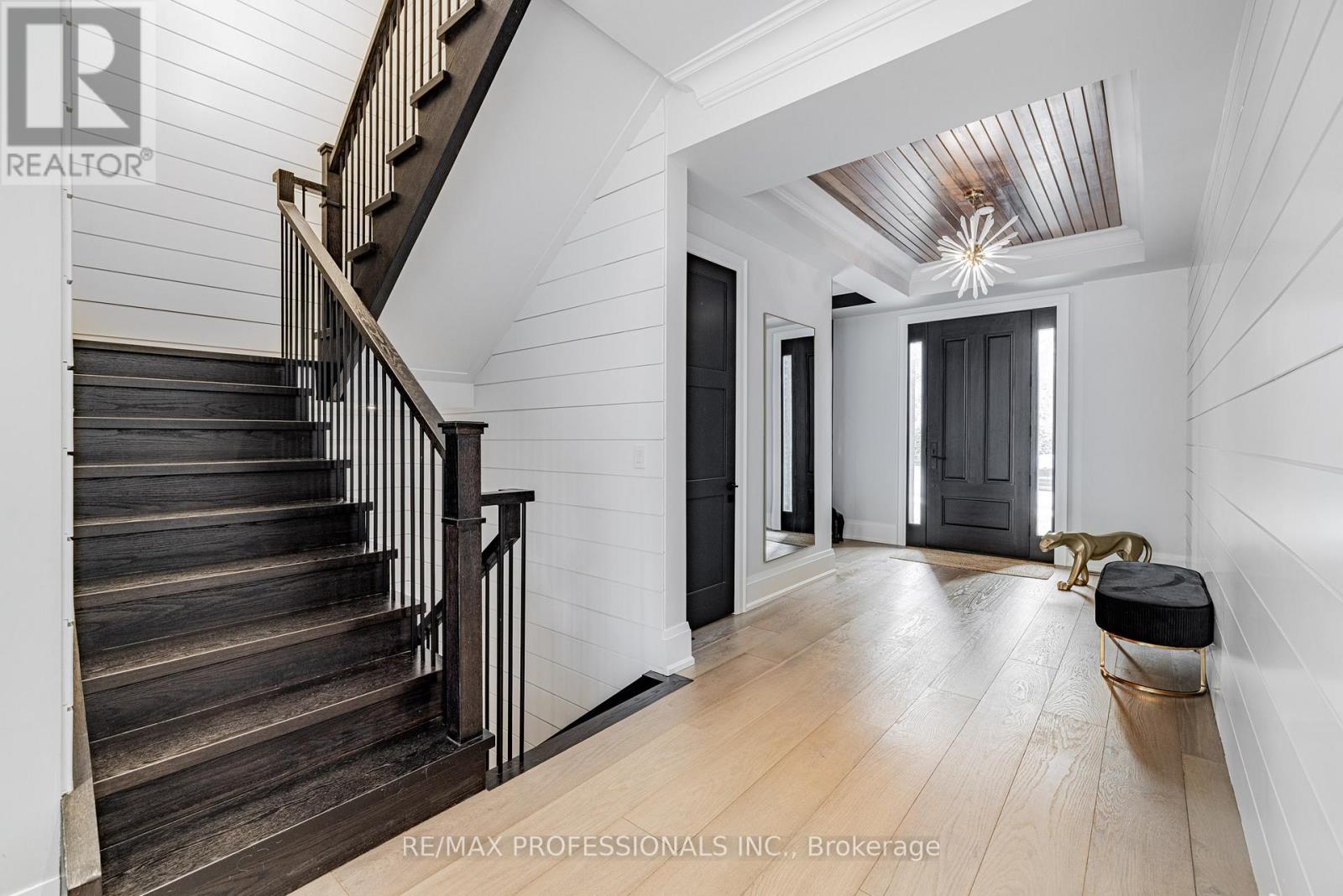 152 Wells Street, Aurora, Ontario  L4G 1T7 - Photo 3 - N12835646