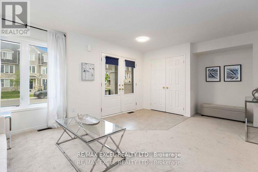 69 William F Bell Parkway, Richmond Hill, Ontario  L4S 0K1 - Photo 4 - N12835664