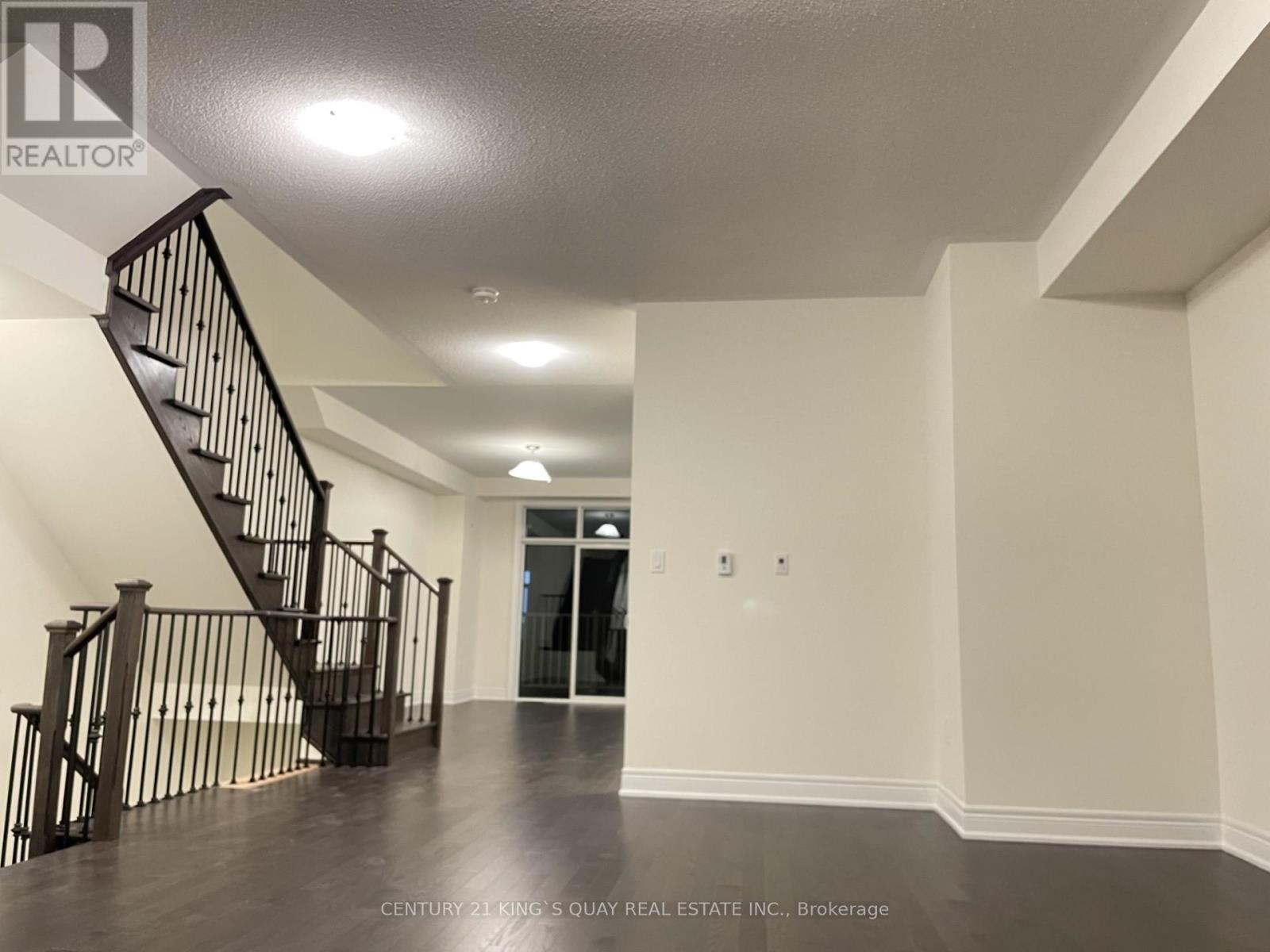 27 Thomas Hope Lane, Markham, Ontario  L3S 0E9 - Photo 3 - N12835752