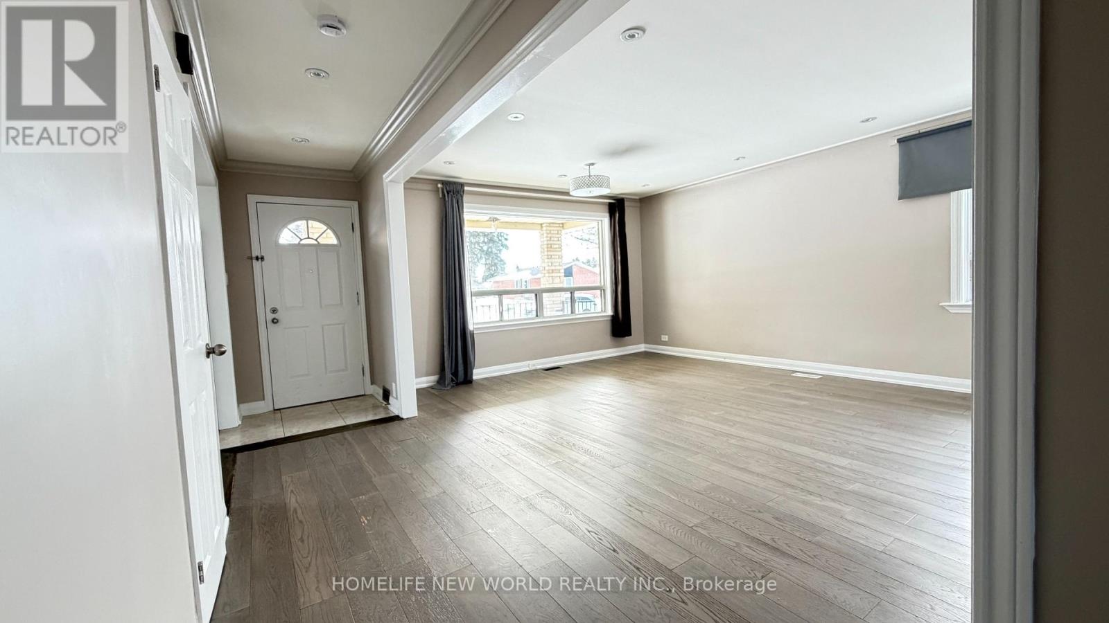 Main - 5 Rockport Crescent, Richmond Hill, Ontario  L4C 2L5 - Photo 4 - N12835758