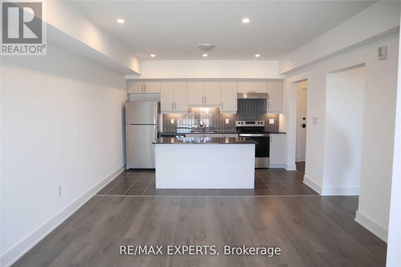 605 - 5 Chef Lane, Barrie, Ontario  L9J 0J8 - Photo 2 - S12835590