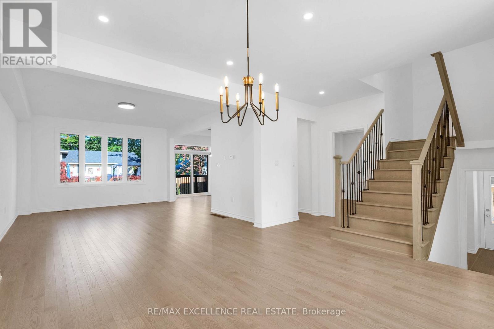 91 Berkely Street, Wasaga Beach, Ontario  L9Z 2N6 - Photo 6 - S12828856