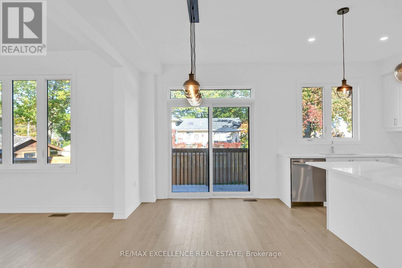 91 Berkely Street, Wasaga Beach, Ontario  L9Z 2N6 - Photo 14 - S12828856