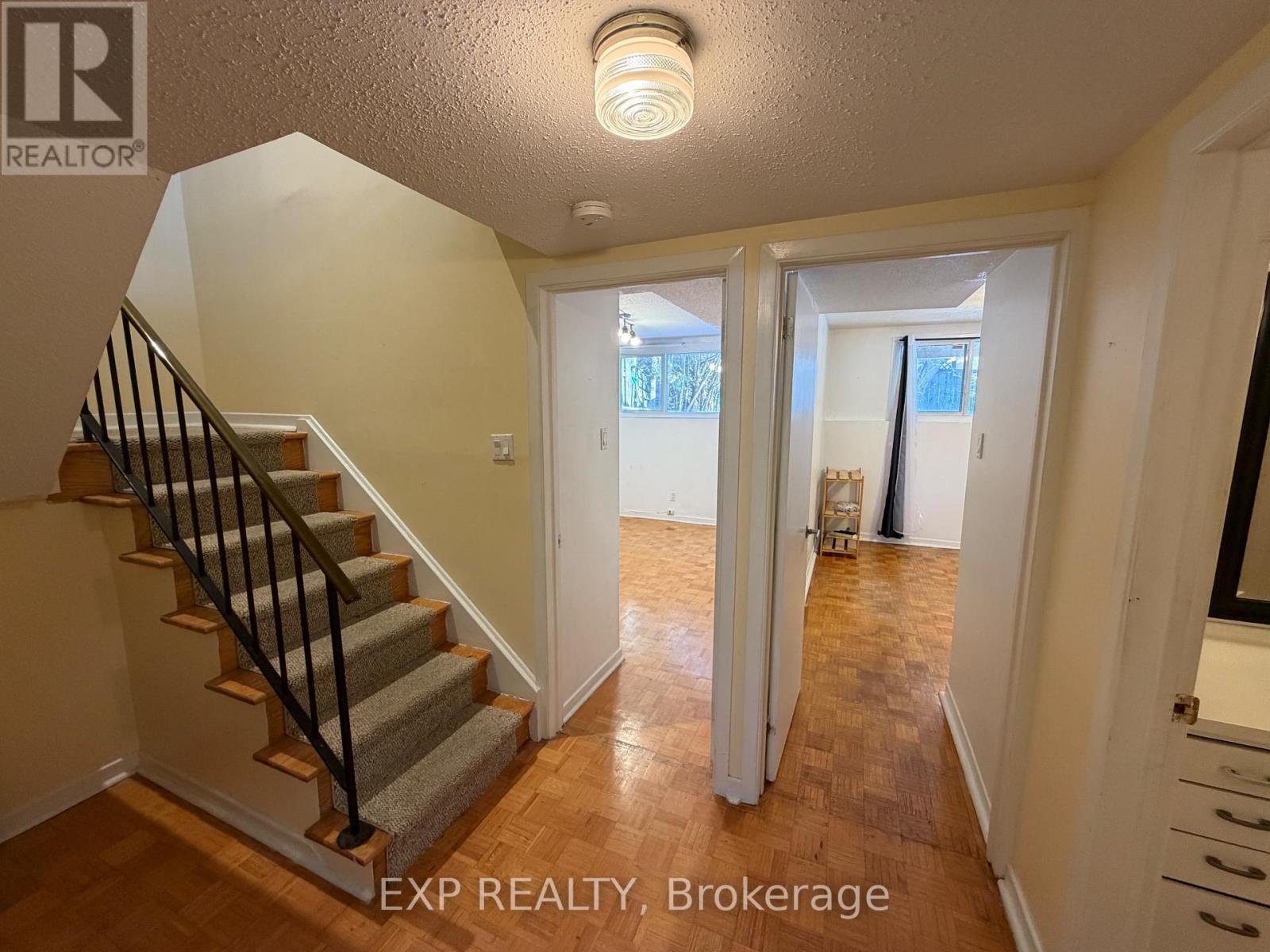 21 Southview Crescent, Ottawa, Ontario  K2E 5R4 - Photo 20 - X12673970