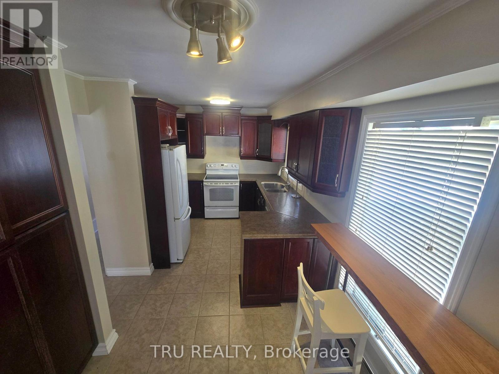 1078 St Emmanuel Terrace, Ottawa, Ontario  K1C 2J7 - Photo 12 - X12686320