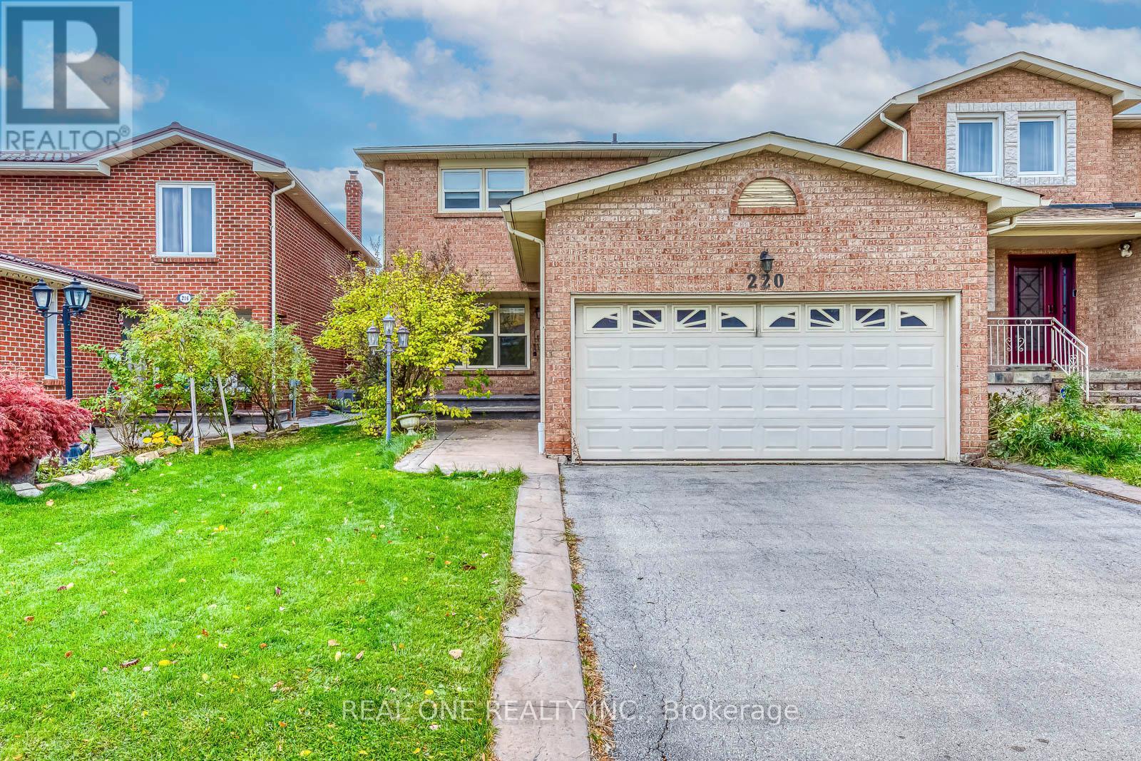 220 Kingsbridge Garden Circle, Mississauga, Ontario  L5R 1L3 - Photo 2 - W12835554