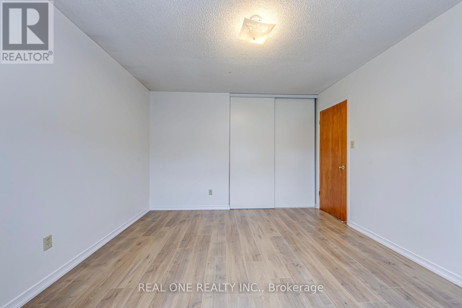 220 Kingsbridge Garden Circle, Mississauga, Ontario  L5R 1L3 - Photo 28 - W12835554