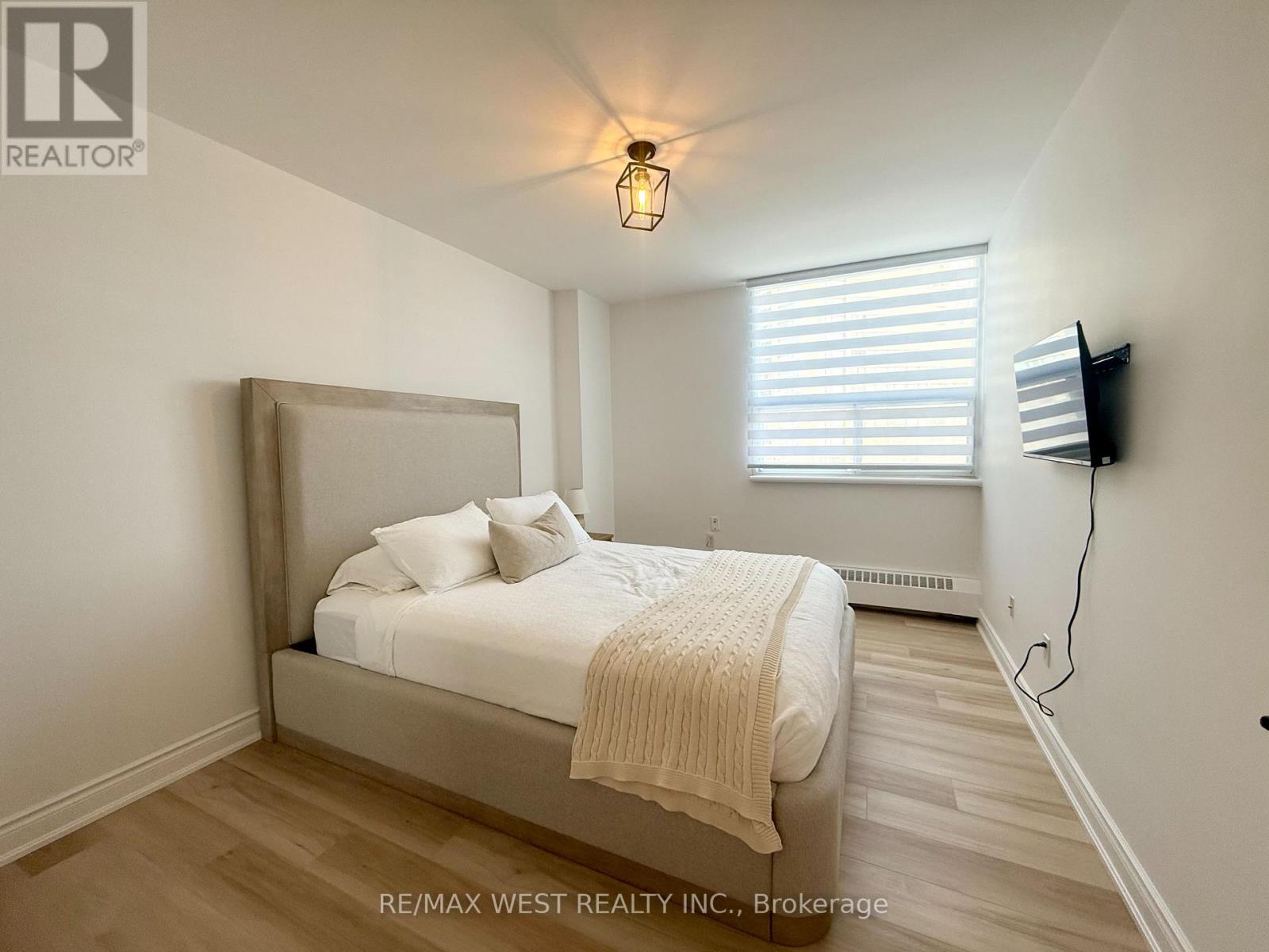 522 - 451 The West Mall, Toronto, Ontario  M9C 1G1 - Photo 11 - W12835586