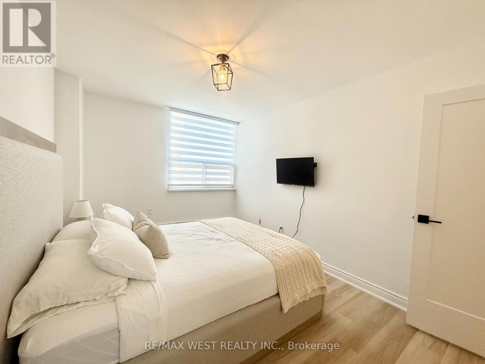 522 - 451 The West Mall, Toronto, Ontario  M9C 1G1 - Photo 12 - W12835586