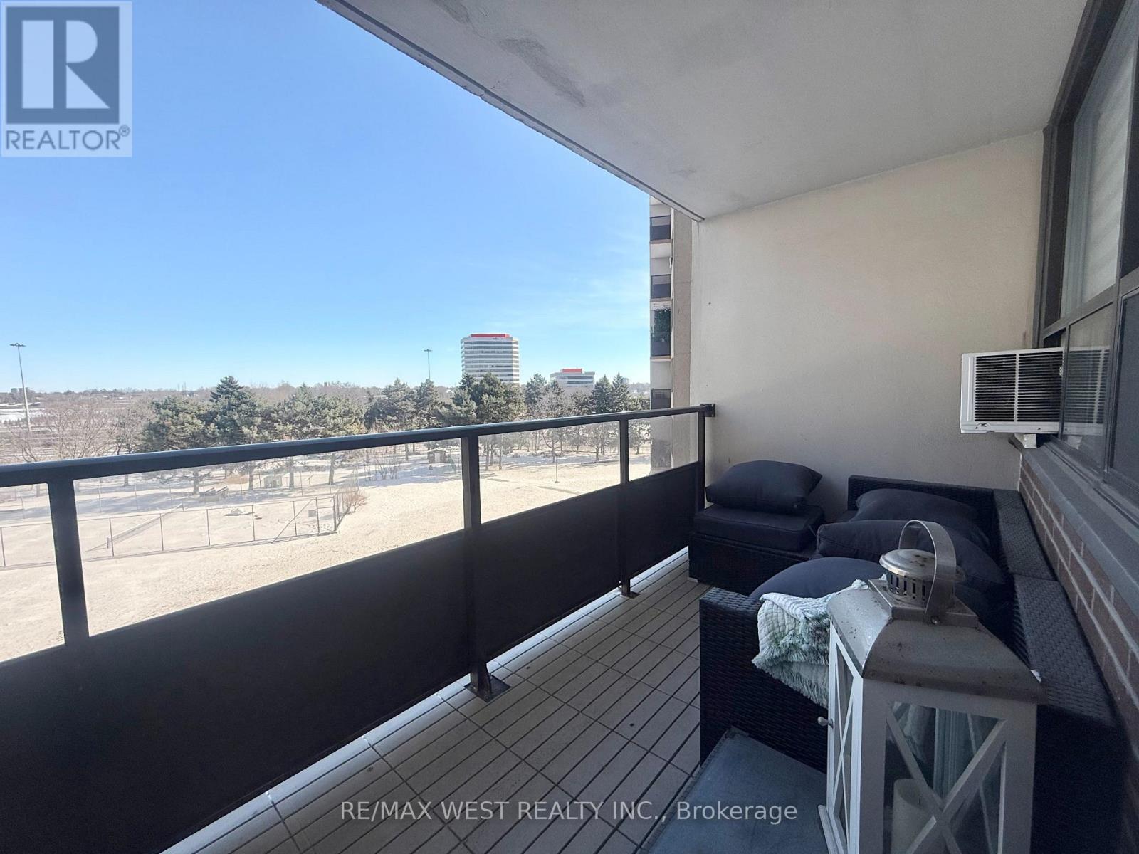 522 - 451 The West Mall, Toronto, Ontario  M9C 1G1 - Photo 4 - W12835586