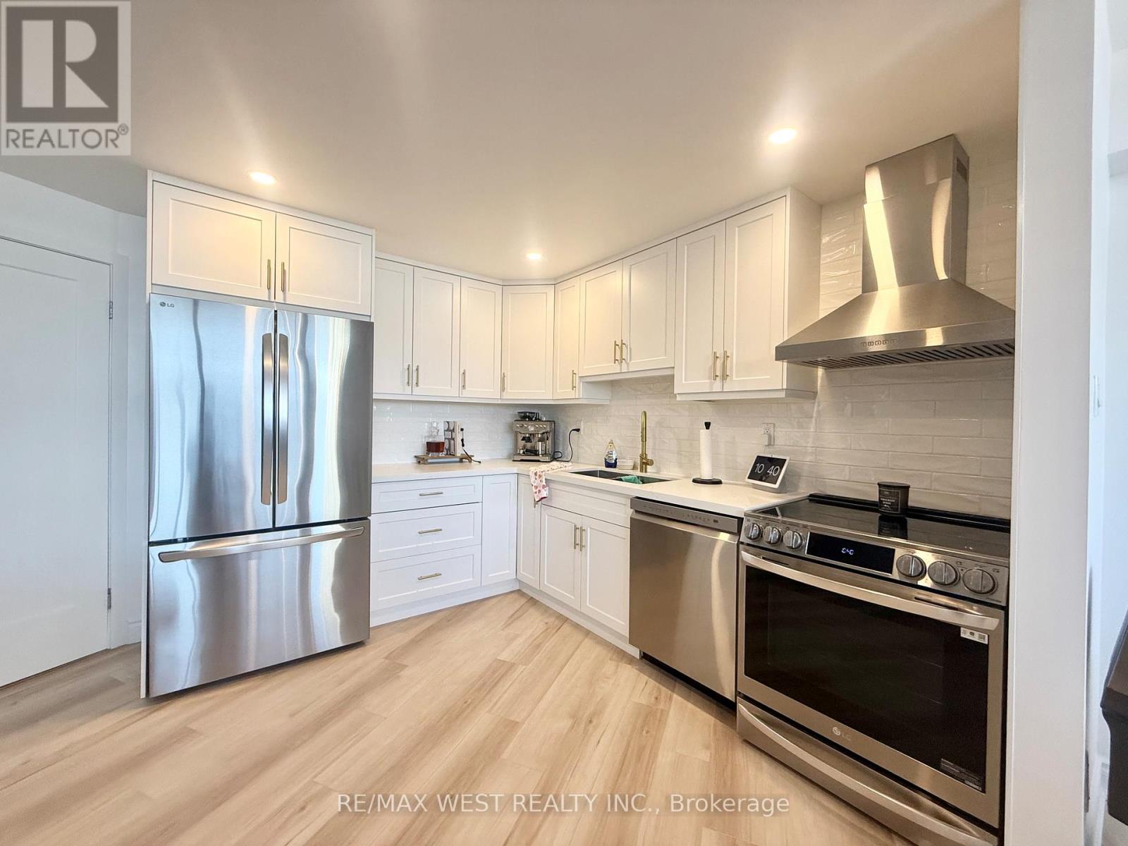 522 - 451 The West Mall, Toronto, Ontario  M9C 1G1 - Photo 5 - W12835586