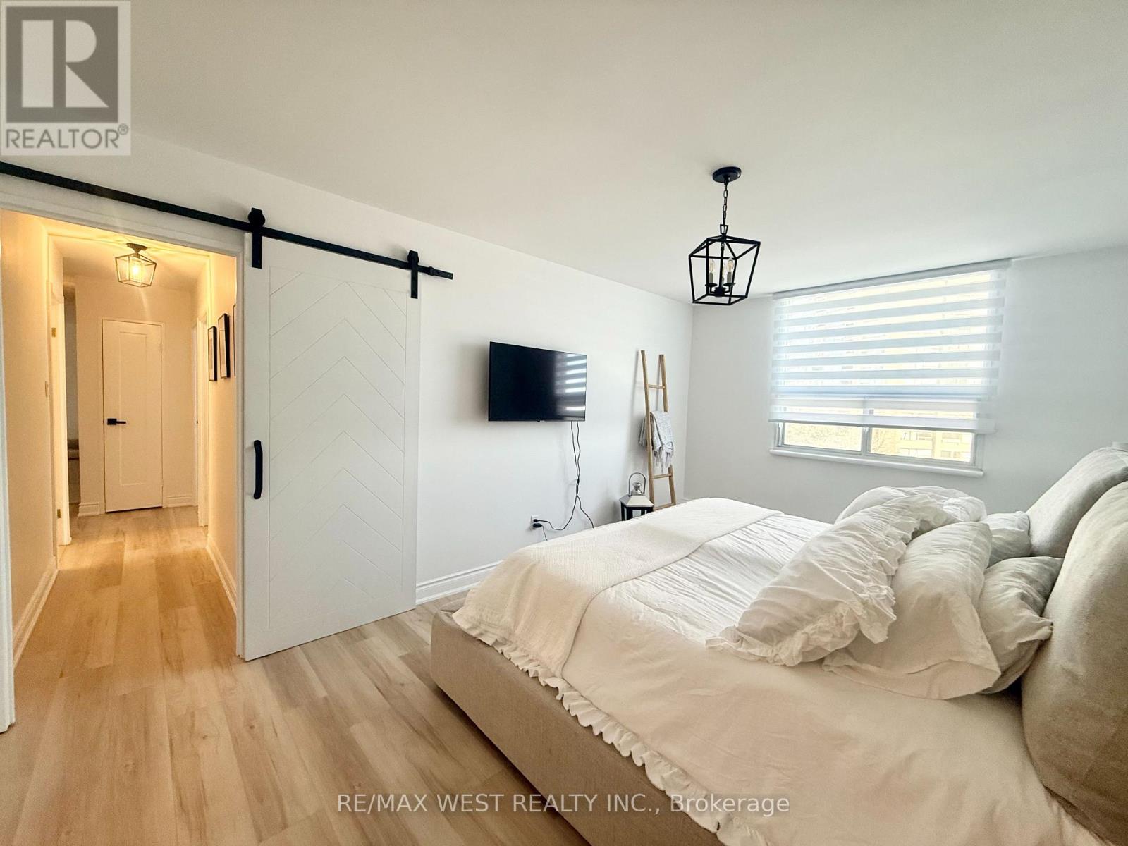 522 - 451 The West Mall, Toronto, Ontario  M9C 1G1 - Photo 9 - W12835586