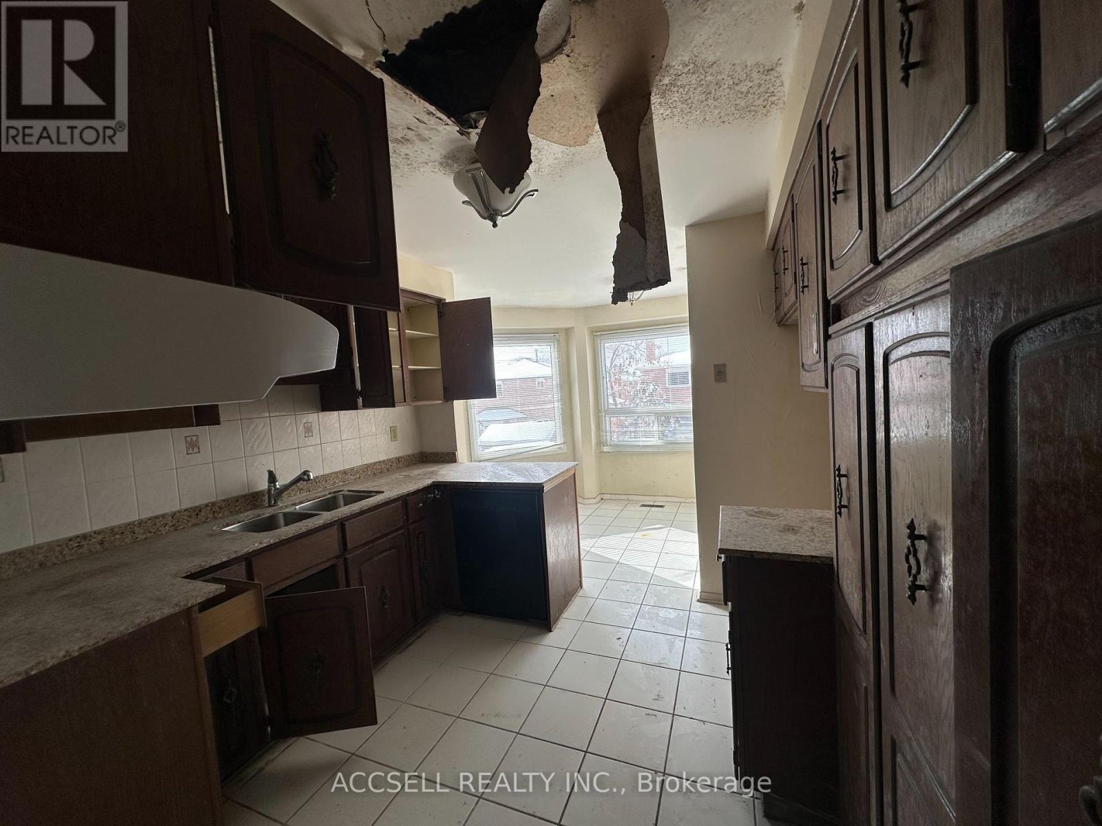 6255 Camgreen Circle, Mississauga, Ontario  L5N 4M5 - Photo 10 - W12835614