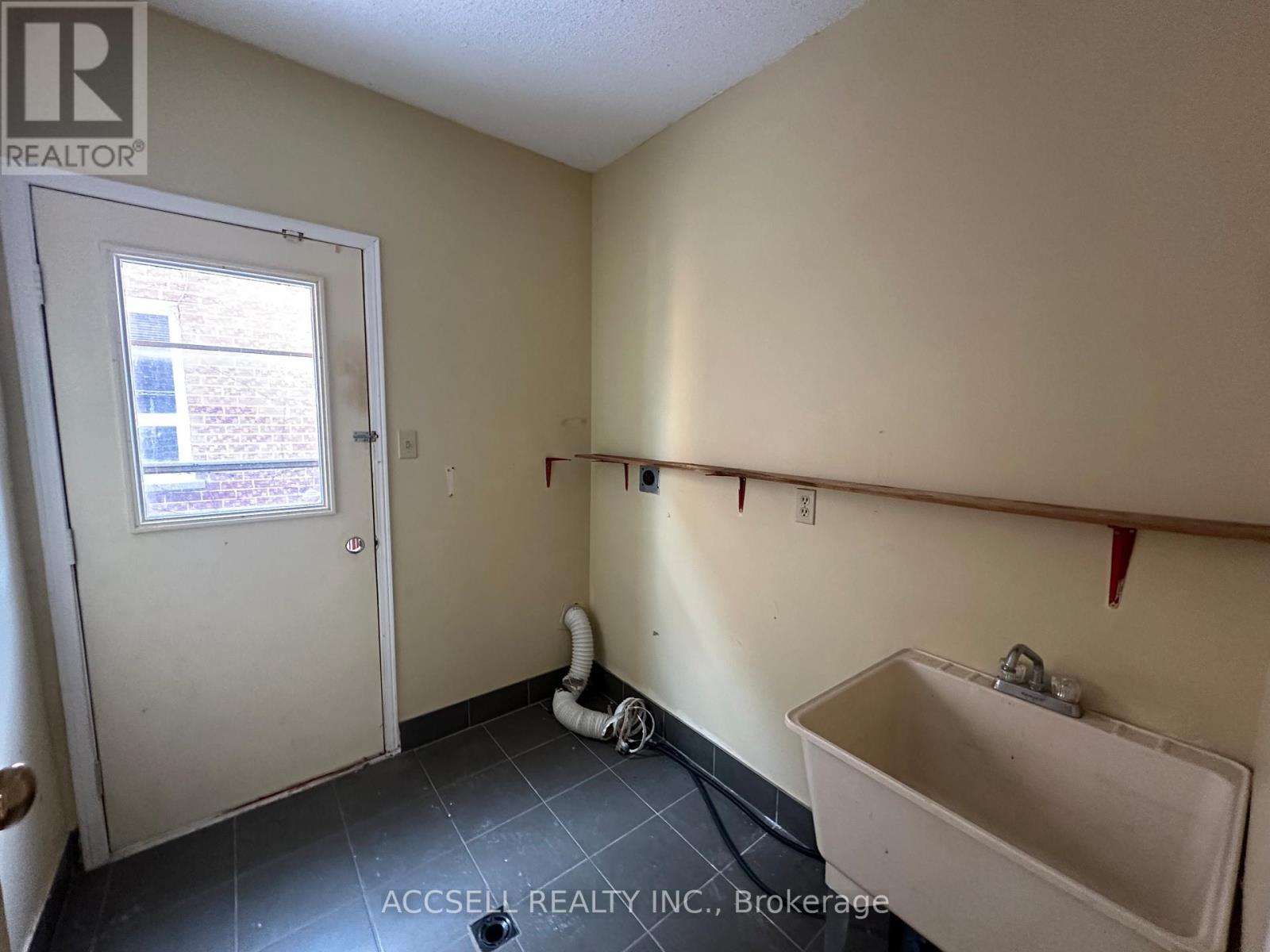 6255 Camgreen Circle, Mississauga, Ontario  L5N 4M5 - Photo 15 - W12835614