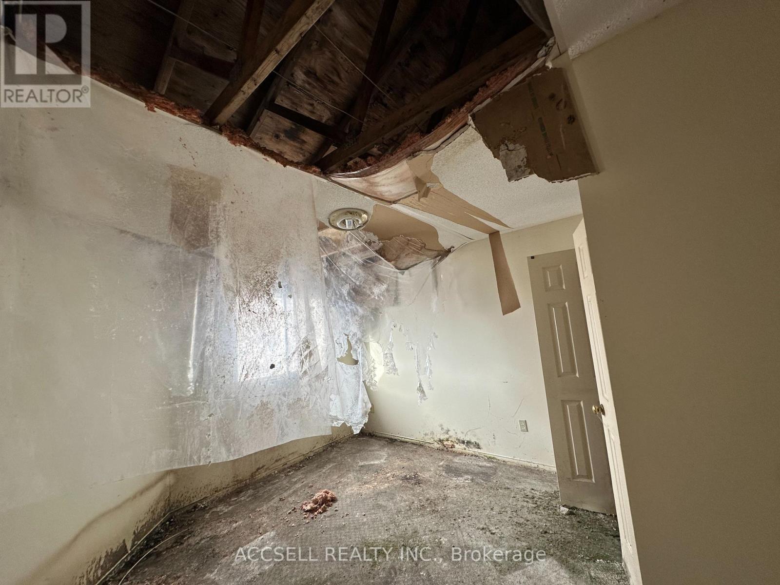 6255 Camgreen Circle, Mississauga, Ontario  L5N 4M5 - Photo 19 - W12835614