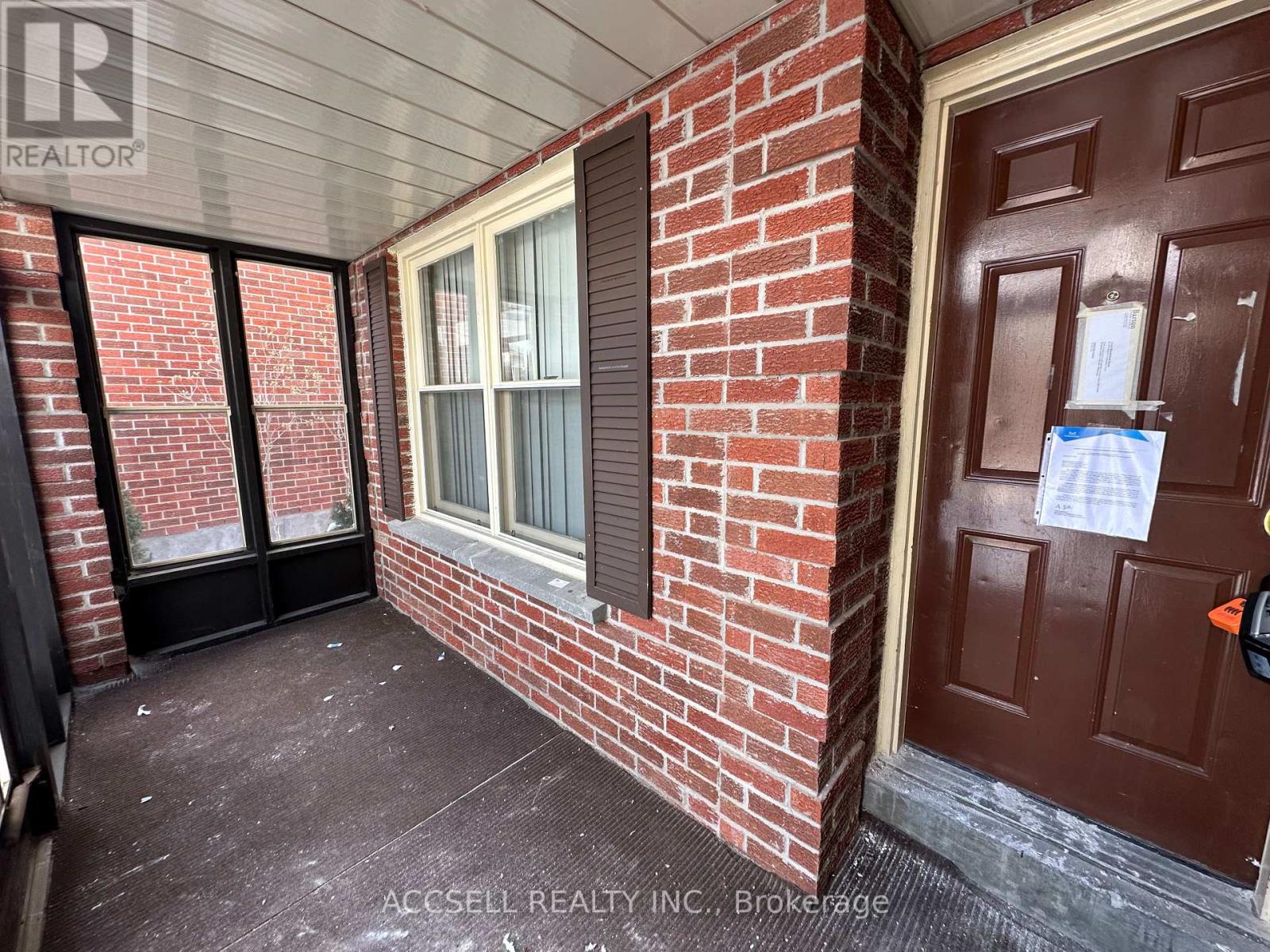 6255 Camgreen Circle, Mississauga, Ontario  L5N 4M5 - Photo 3 - W12835614