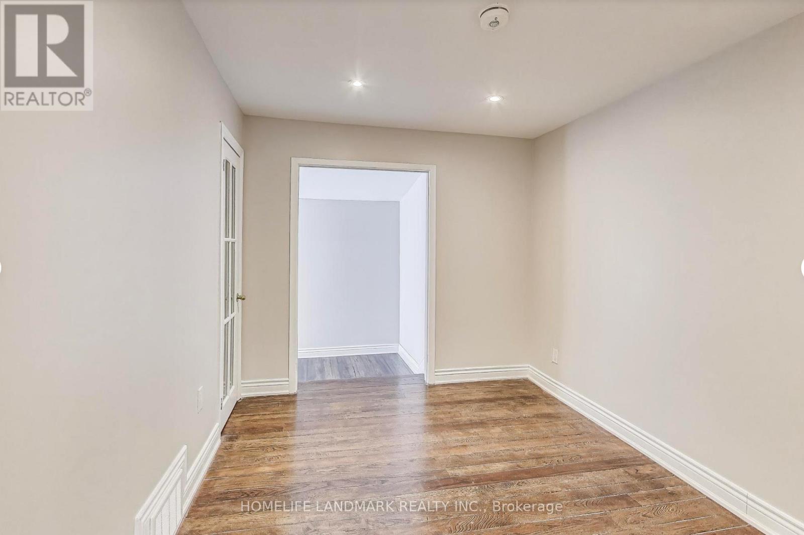 Upper - 89 Chiswick Avenue, Toronto, Ontario  M6M 4V2 - Photo 13 - W12835628