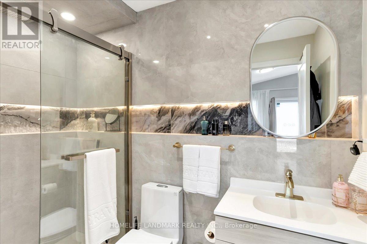 Upper - 89 Chiswick Avenue, Toronto, Ontario  M6M 4V2 - Photo 14 - W12835628
