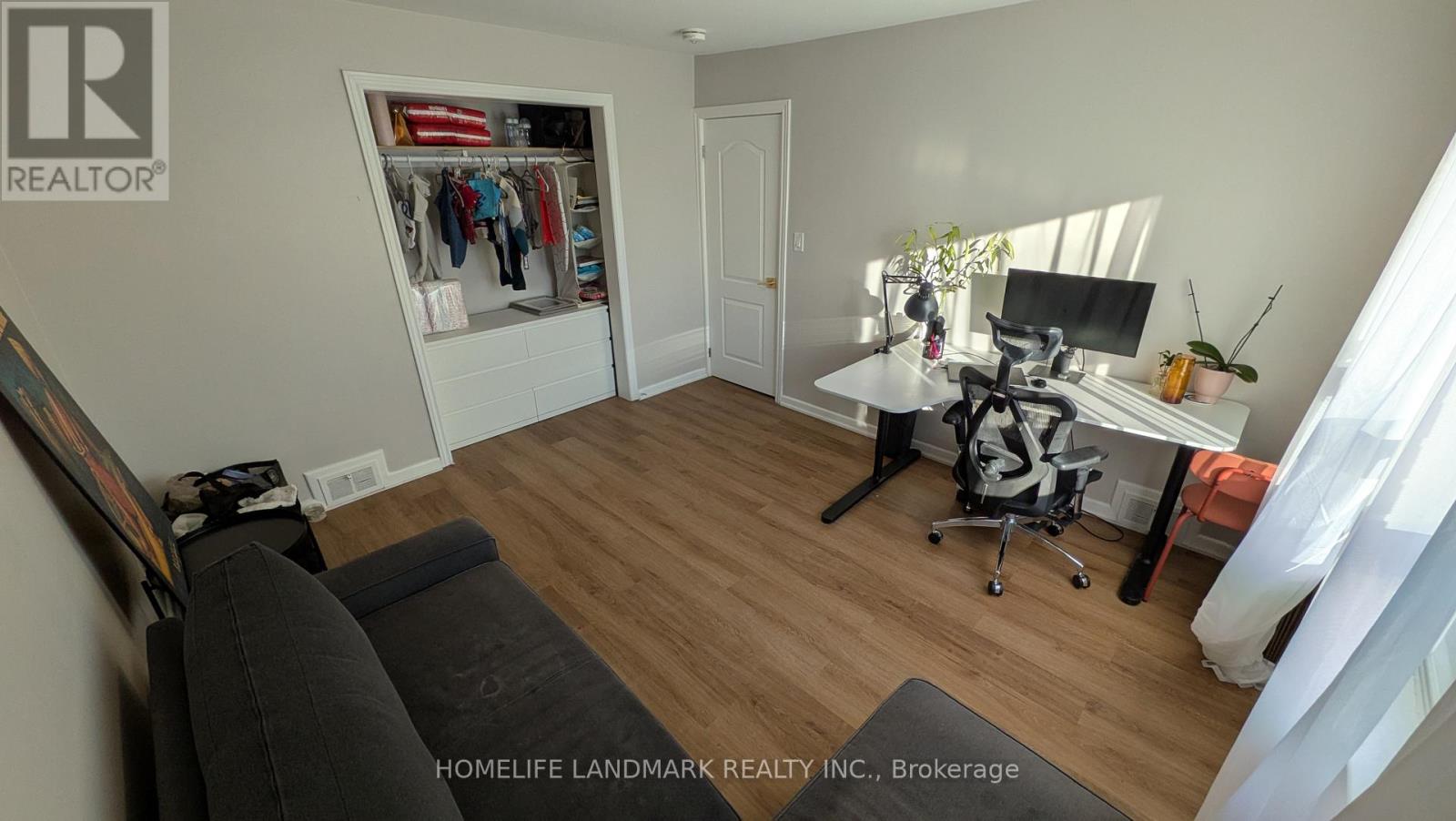 Upper - 89 Chiswick Avenue, Toronto, Ontario  M6M 4V2 - Photo 16 - W12835628