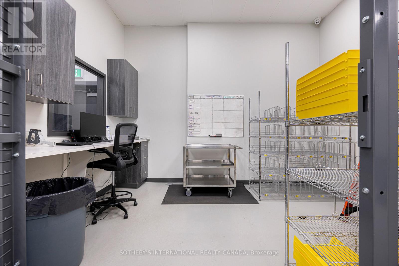 18b-19b - 755 Queensway E, Mississauga, Ontario  L4Y 4C5 - Photo 18 - W12835682