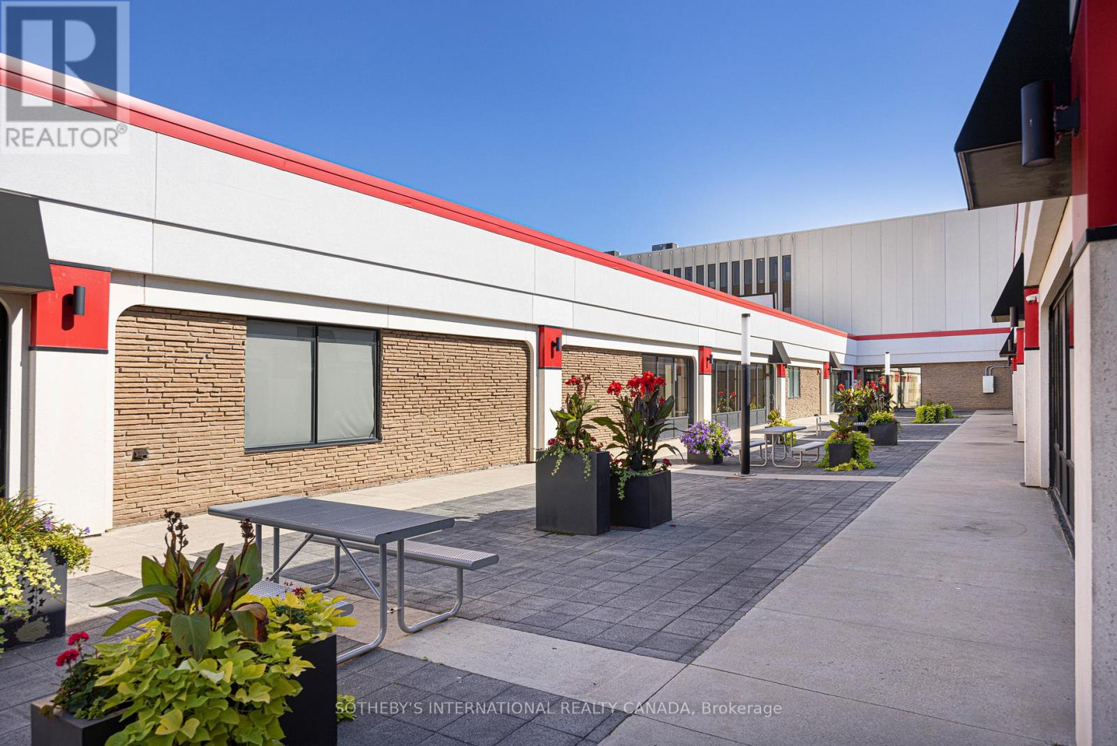 18b-19b - 755 Queensway E, Mississauga, Ontario  L4Y 4C5 - Photo 2 - W12835682