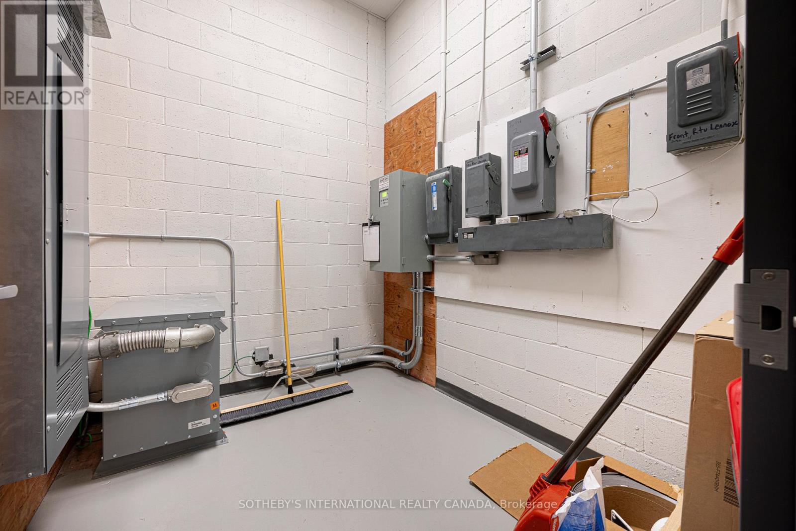 18b-19b - 755 Queensway E, Mississauga, Ontario  L4Y 4C5 - Photo 24 - W12835682