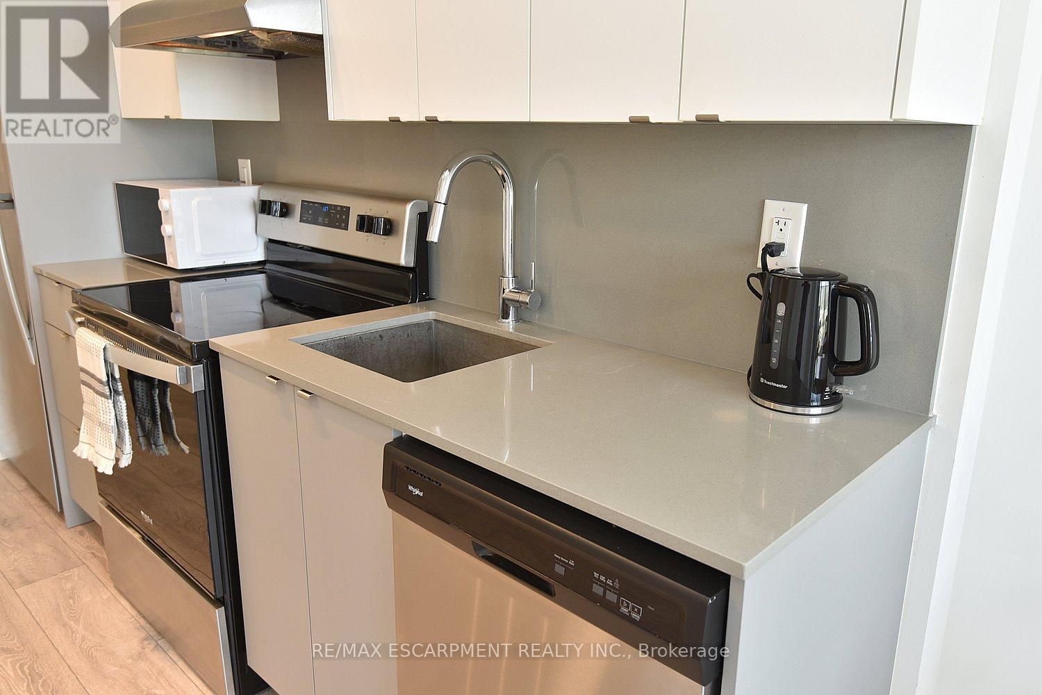 B1006 - 3200 Dakota Common, Burlington, Ontario  L7M 2A7 - Photo 9 - W12835766