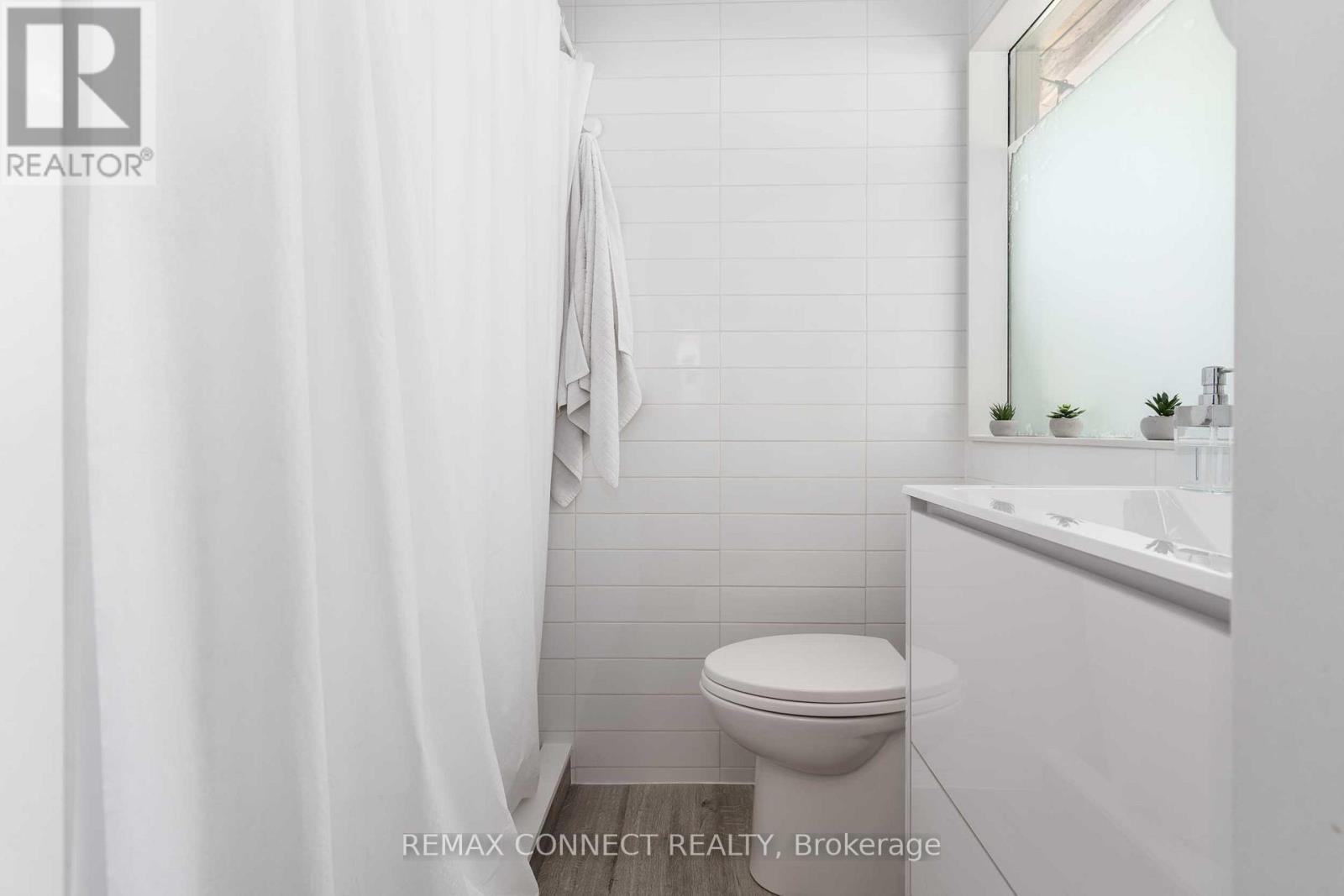 754 Windermere Avenue, Toronto, Ontario  M6S 3M6 - Photo 18 - W12835834