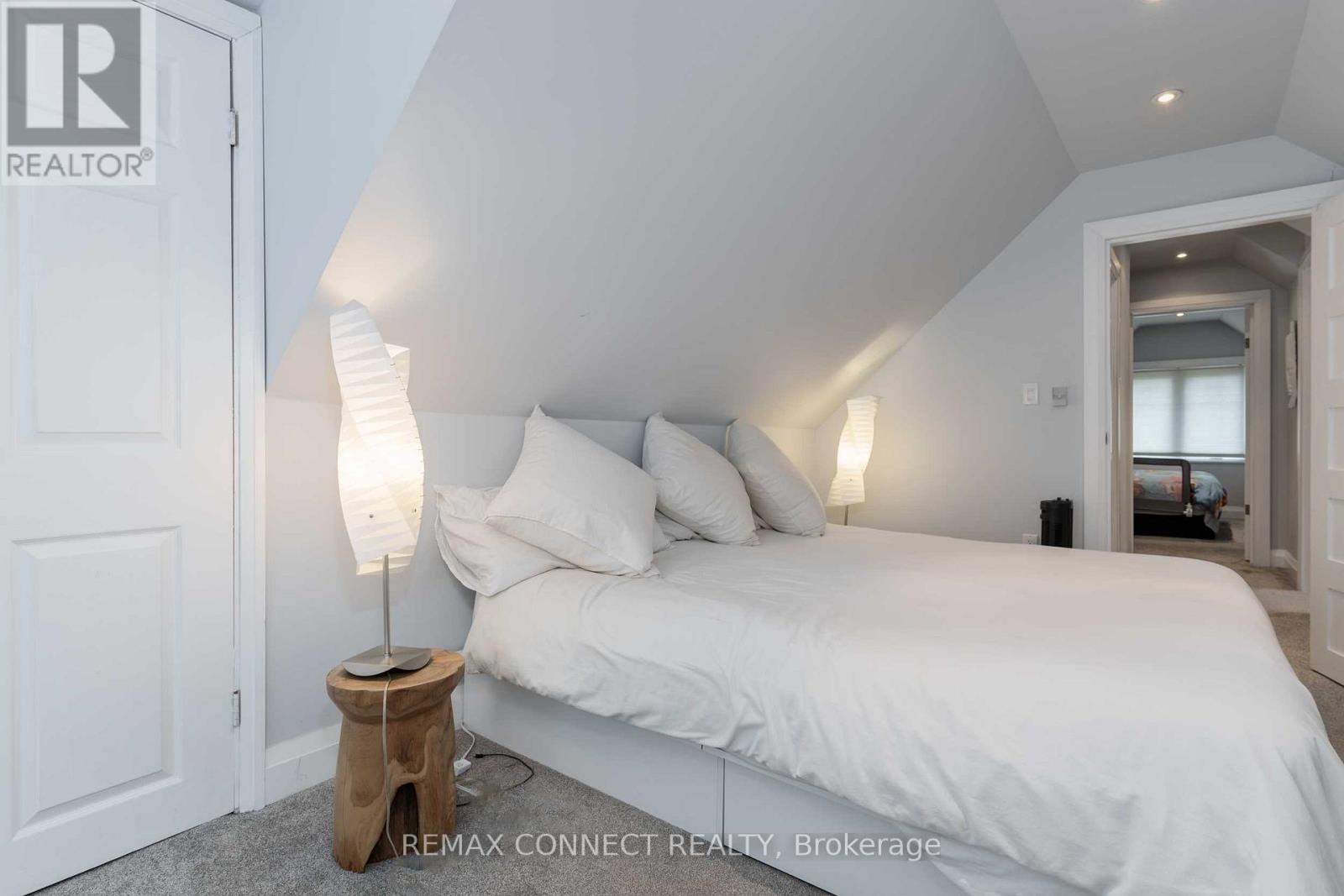 754 Windermere Avenue, Toronto, Ontario  M6S 3M6 - Photo 21 - W12835834