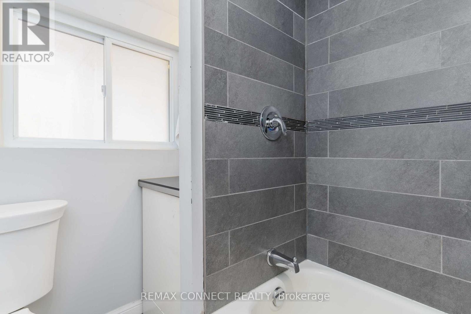 754 Windermere Avenue, Toronto, Ontario  M6S 3M6 - Photo 28 - W12835834