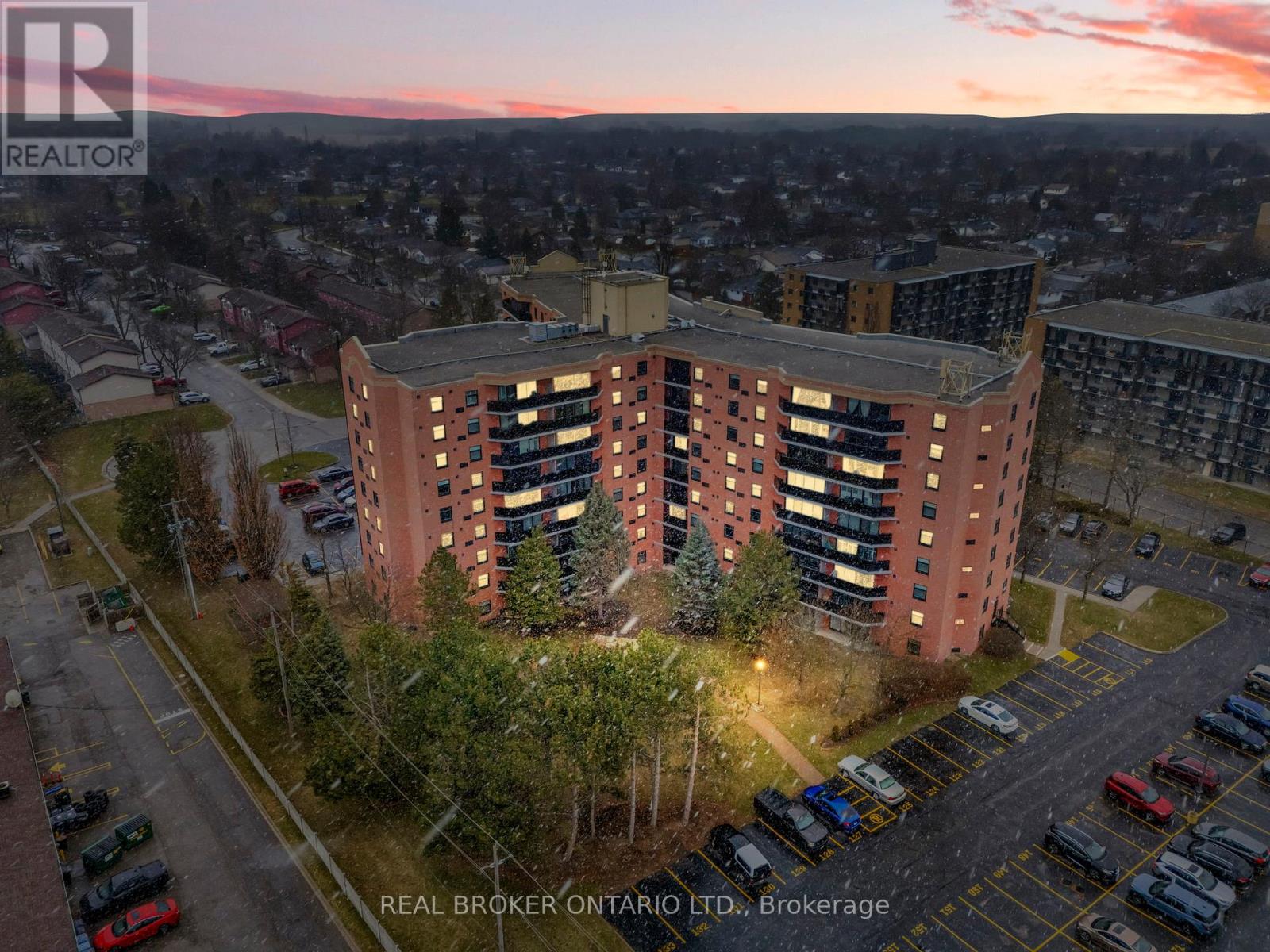 902 - 9 BONHEUR COURT, Brantford, Ontario