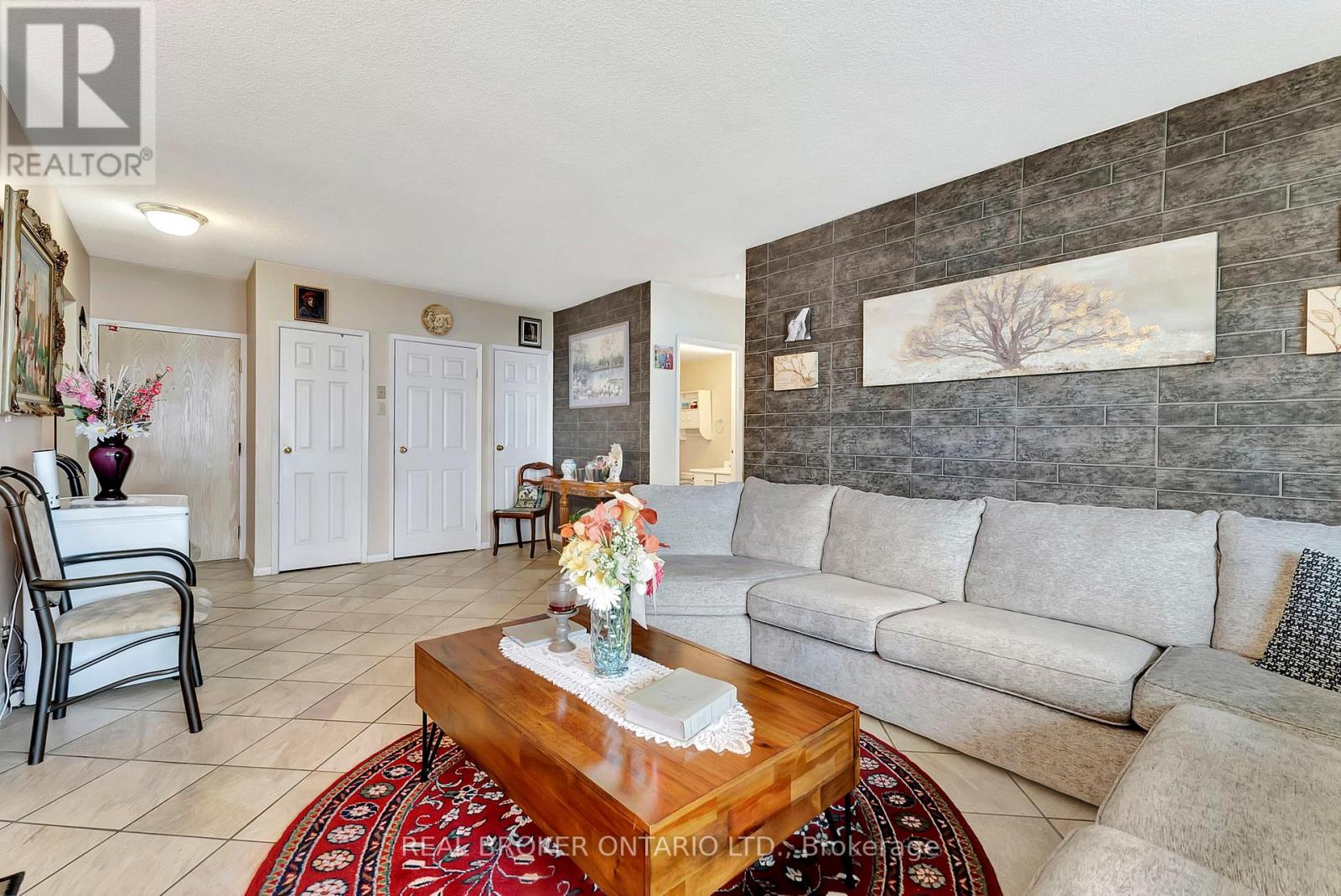 902 - 9 Bonheur Court, Brantford, Ontario  N3P 1Z5 - Photo 6 - X12393717