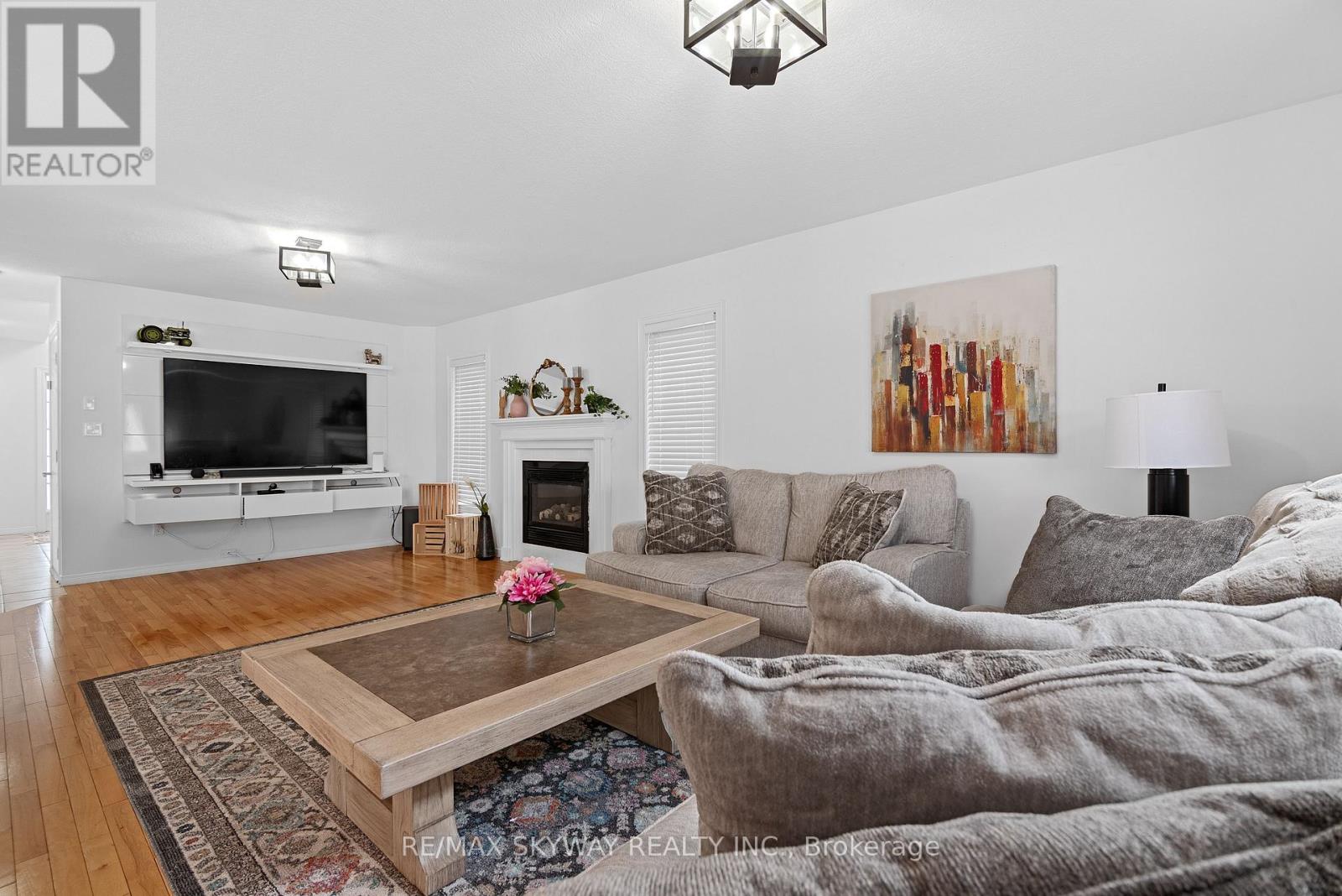 116 Severn Drive, Guelph, Ontario  N1E 7K6 - Photo 12 - X12835616