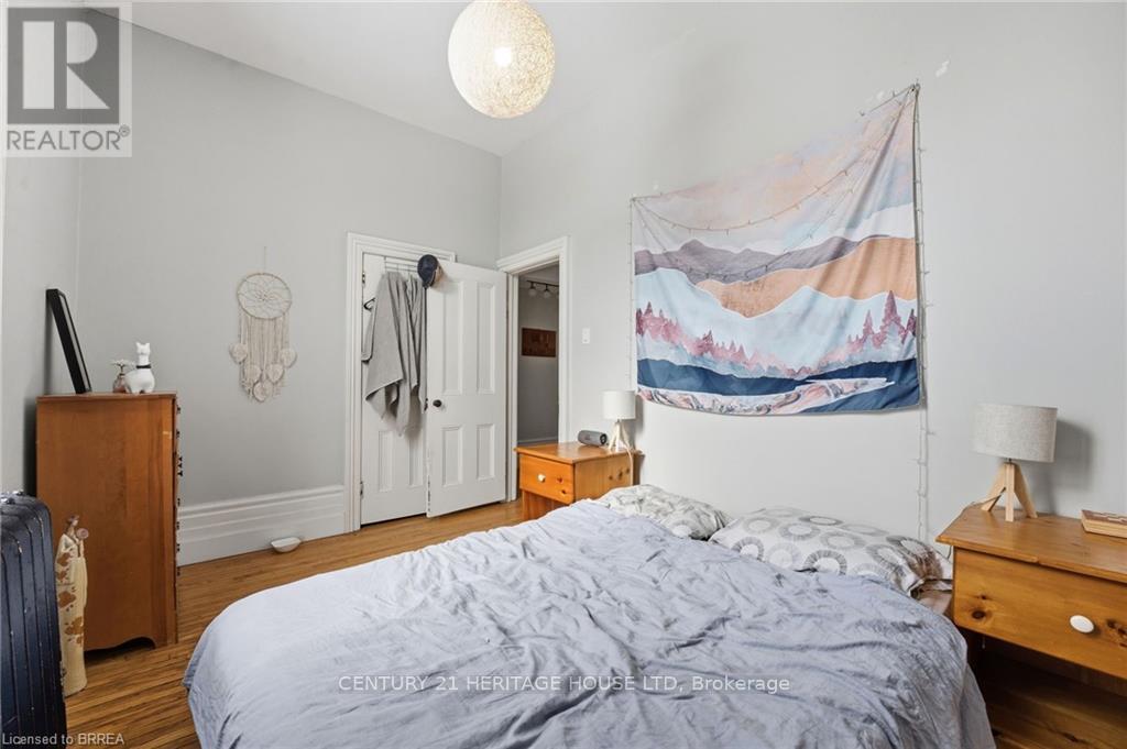 220 Nelson Street, Brantford, Ontario  N3S 4C1 - Photo 11 - X12835650