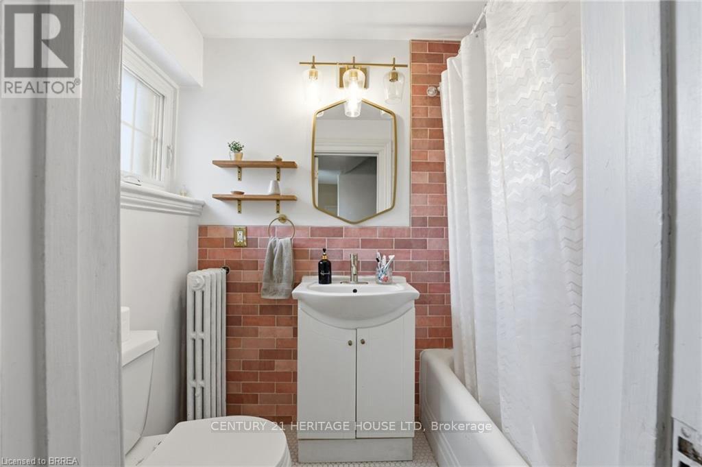 220 Nelson Street, Brantford, Ontario  N3S 4C1 - Photo 13 - X12835650