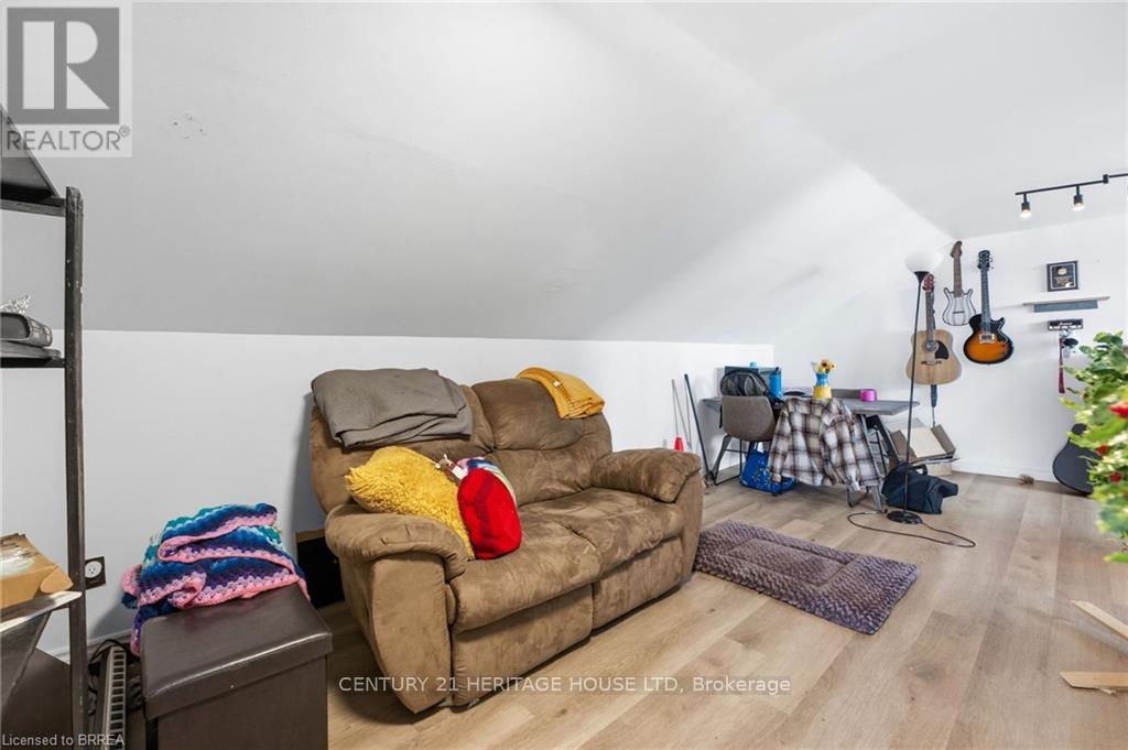 220 Nelson Street, Brantford, Ontario  N3S 4C1 - Photo 15 - X12835650