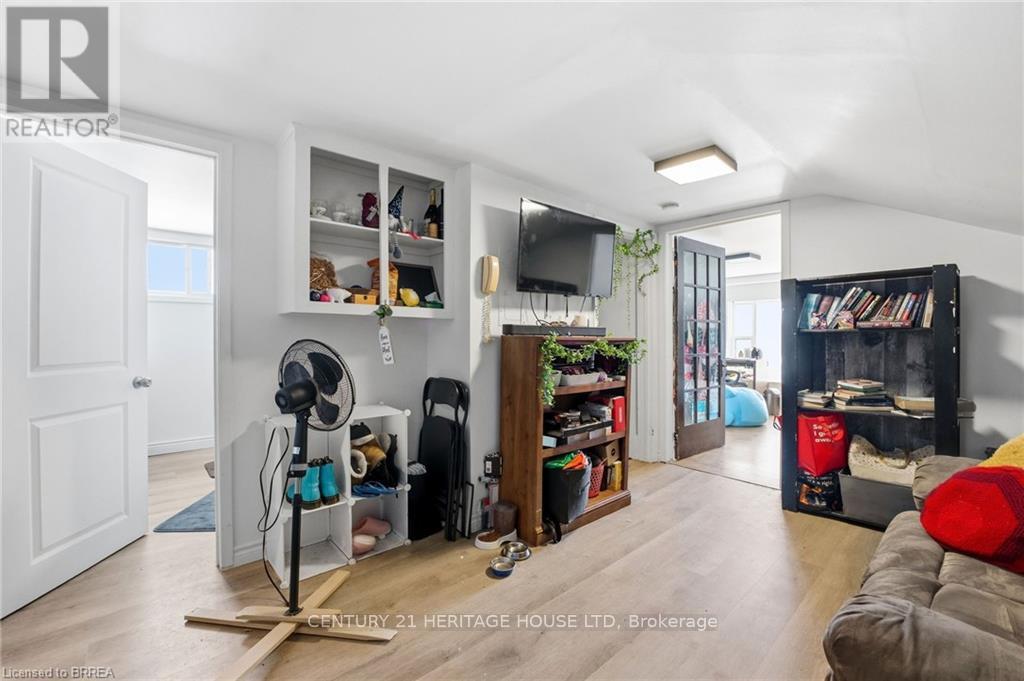 220 Nelson Street, Brantford, Ontario  N3S 4C1 - Photo 17 - X12835650